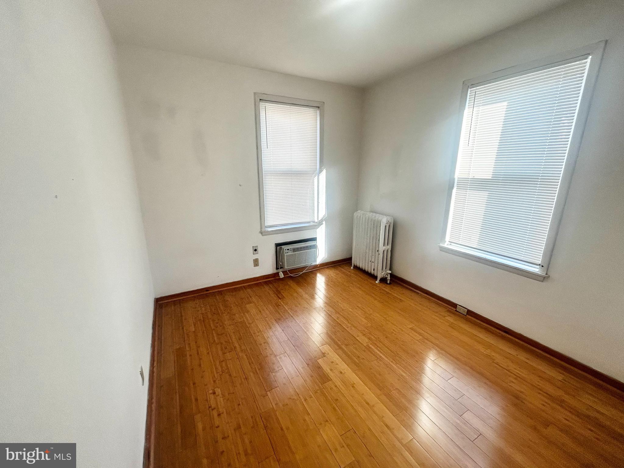 1916 SPRING GARDEN ST #3R