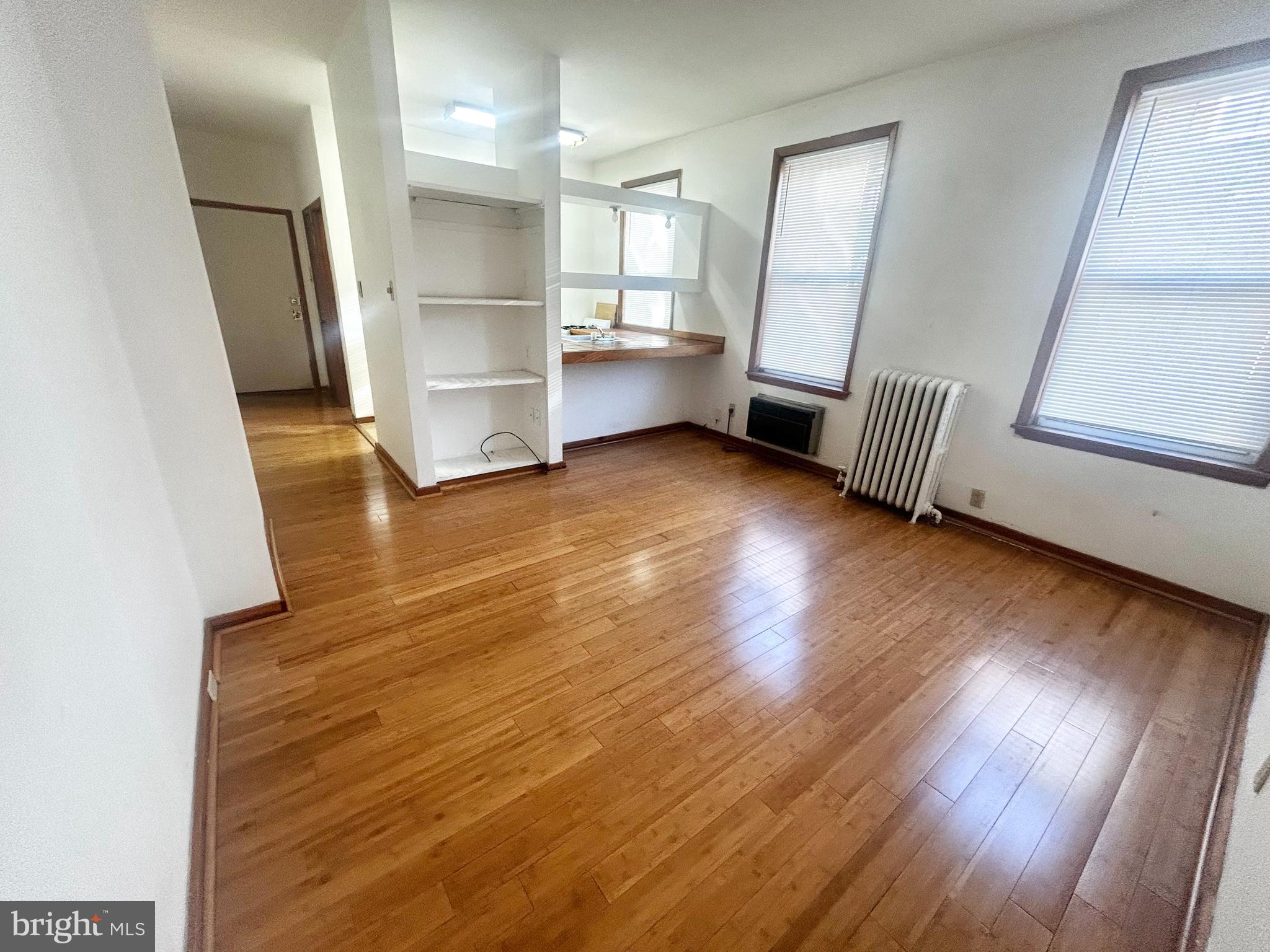 1916 SPRING GARDEN ST #3R