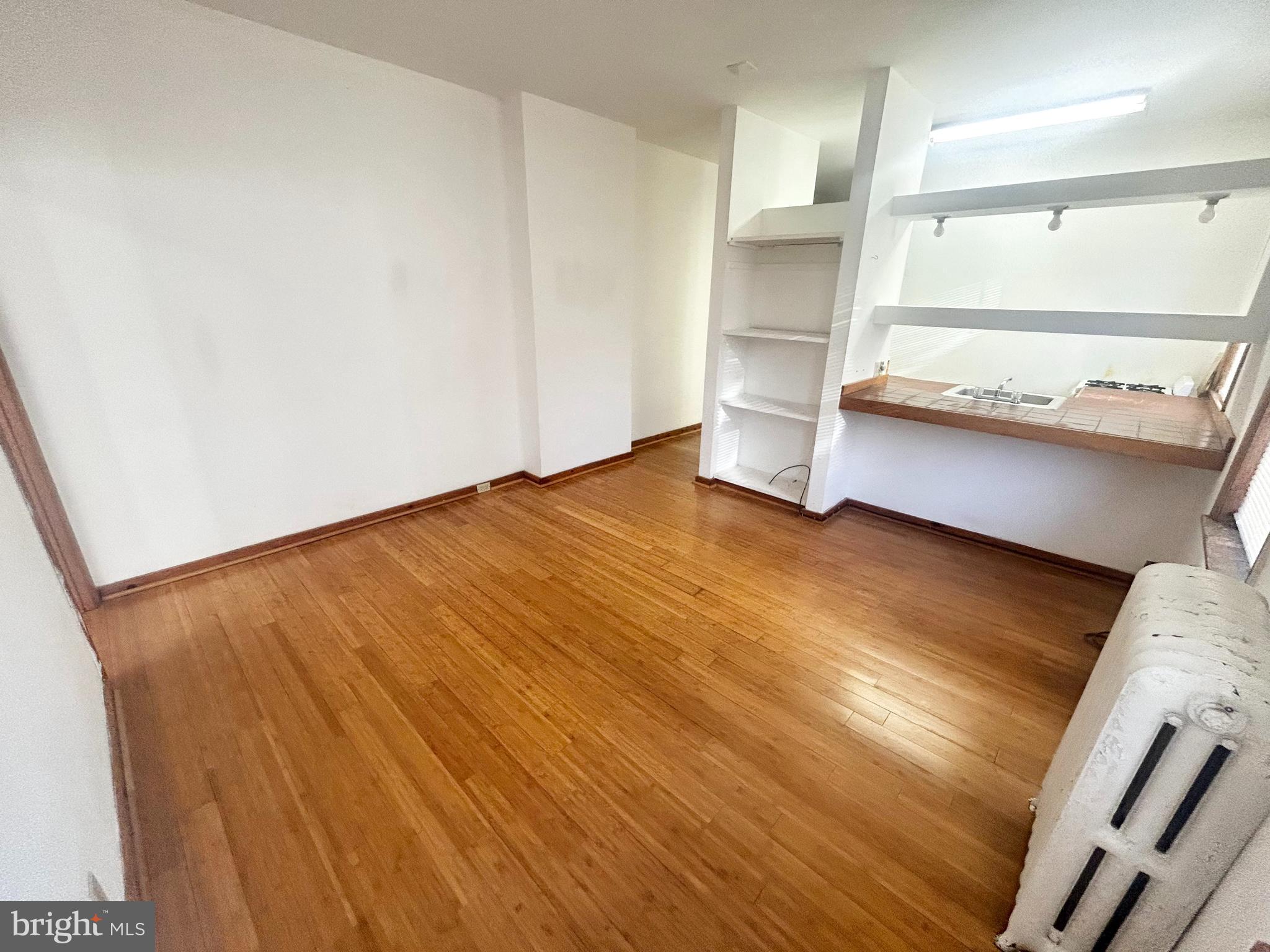 1916 SPRING GARDEN ST #3R