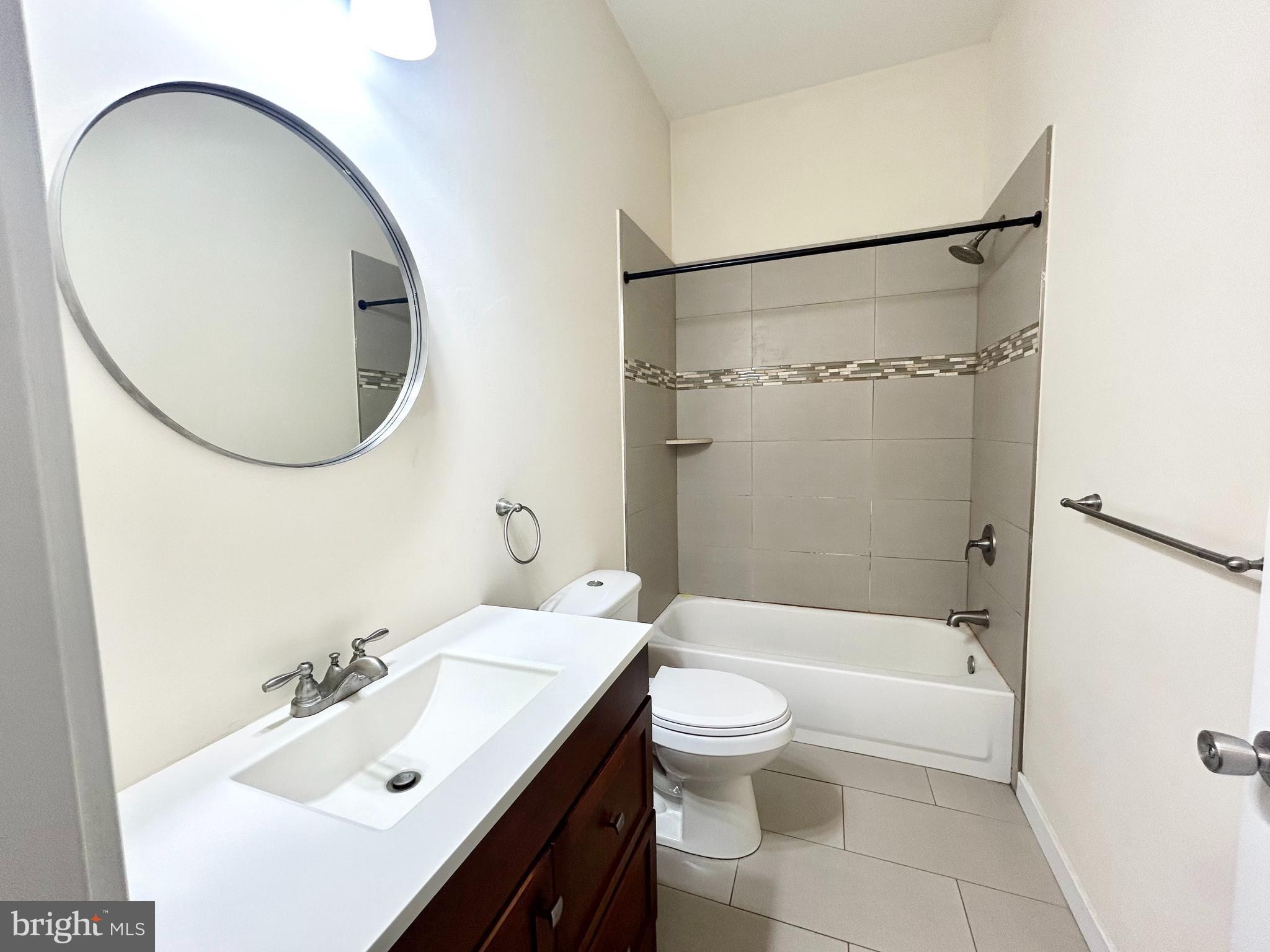 1844 VINEYARD STREET A