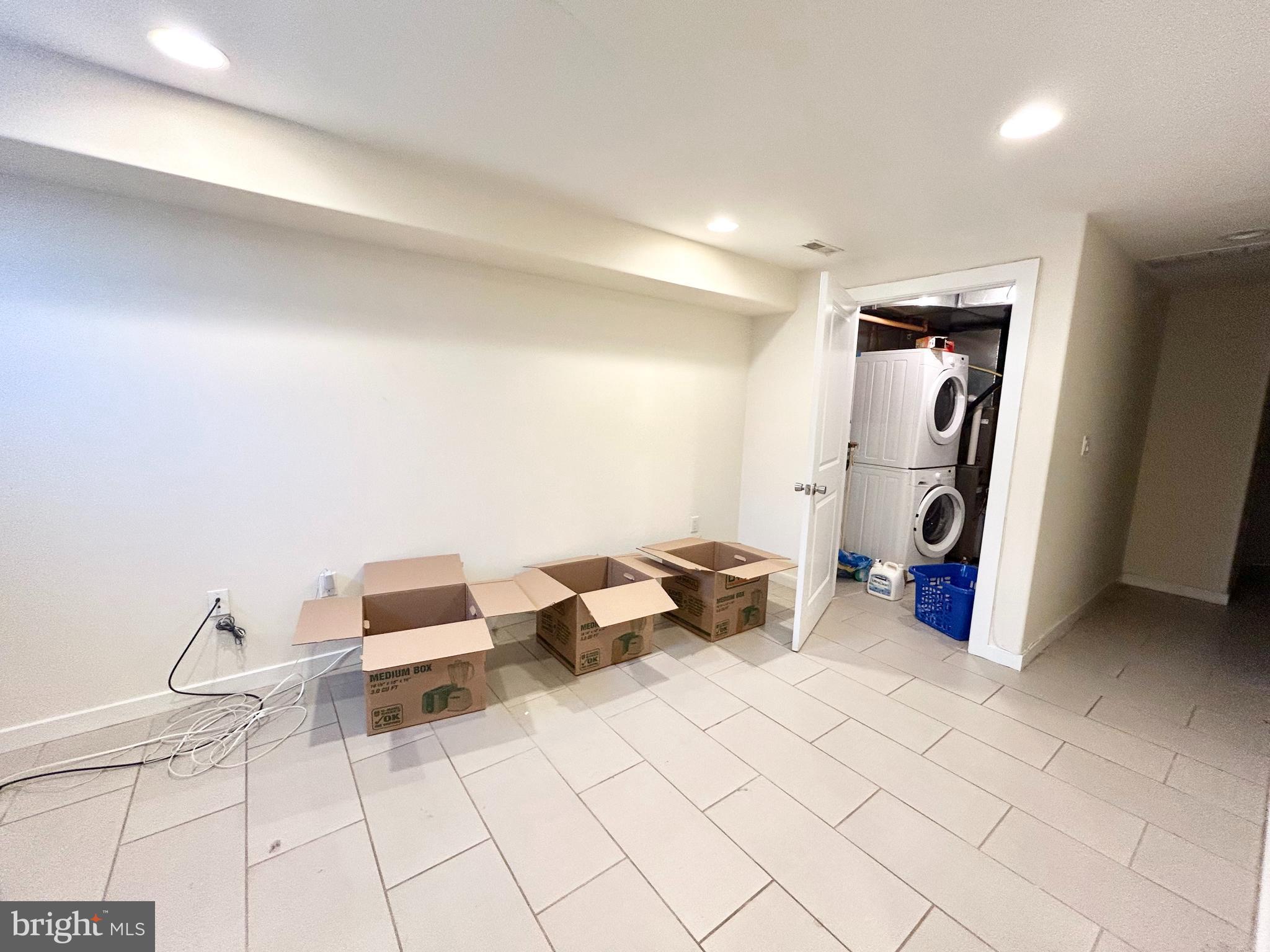 1844 VINEYARD STREET A