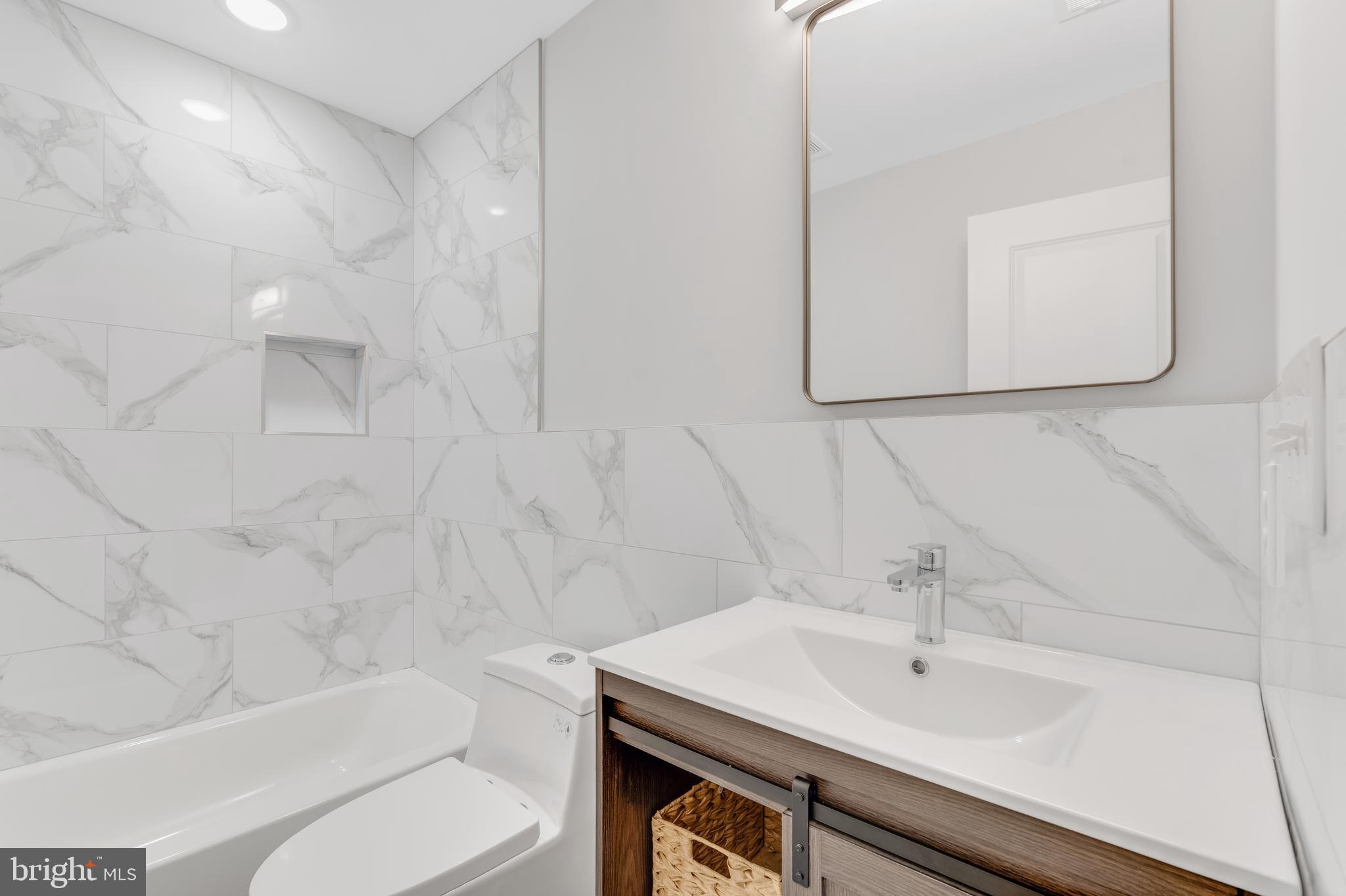 1243 W WESTMORELAND STREET A