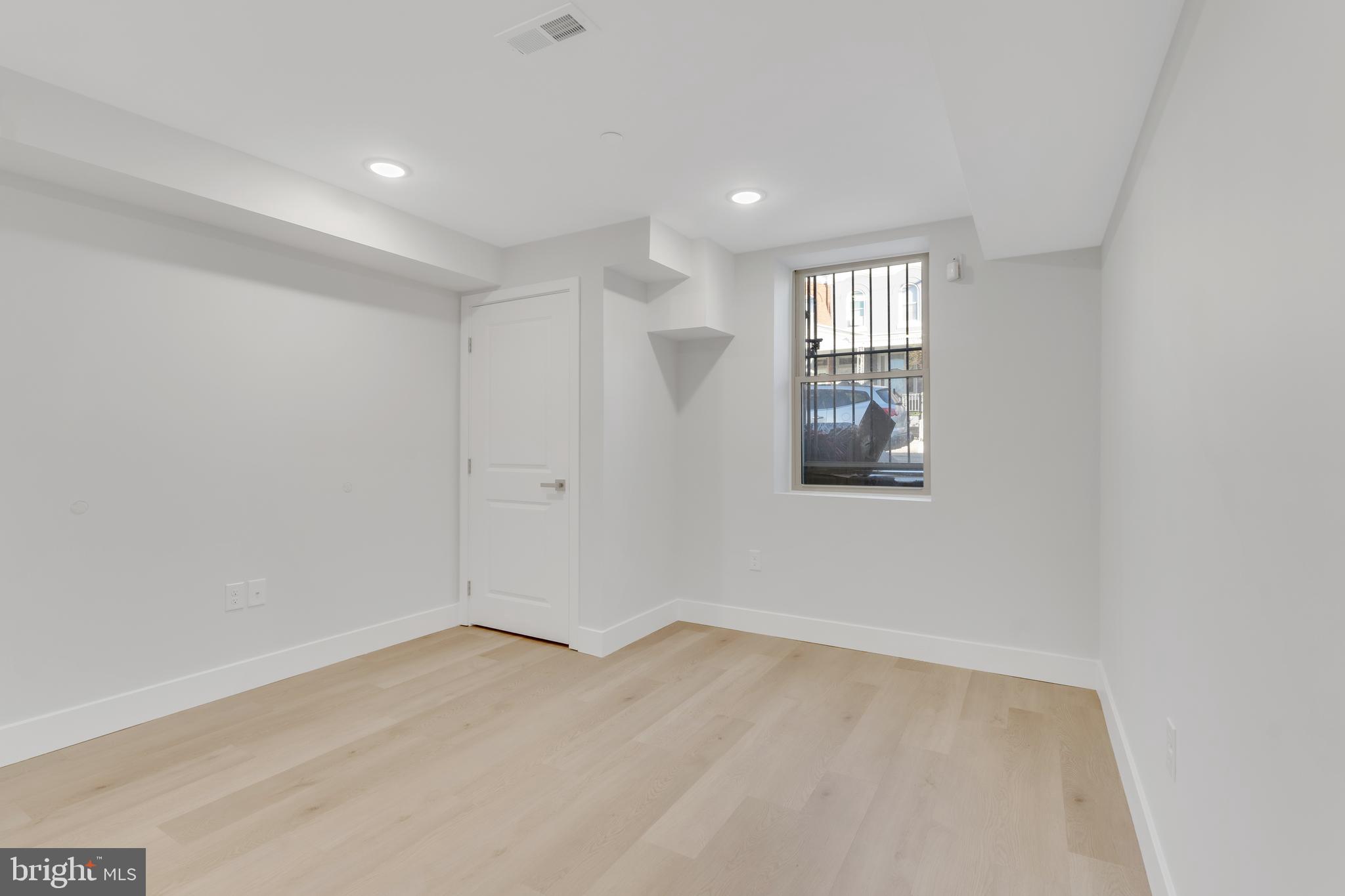 1243 W WESTMORELAND STREET A