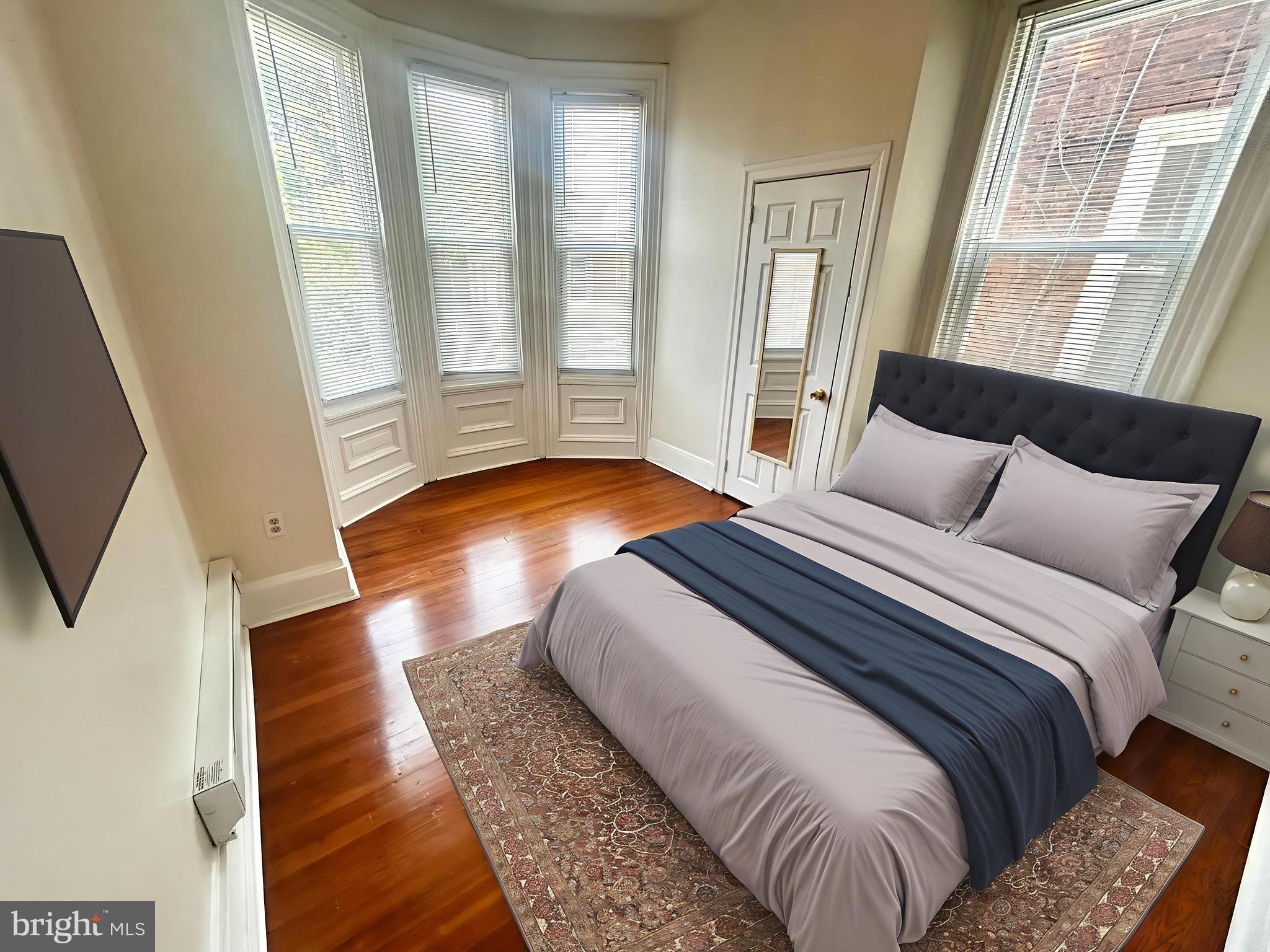 1819 W OXFORD STREET 3