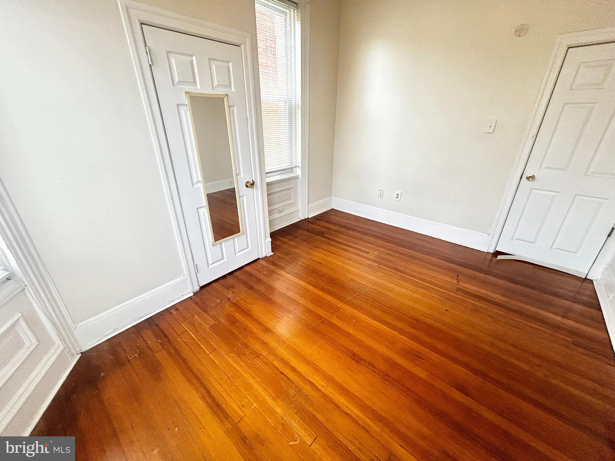 1819 W OXFORD STREET 3