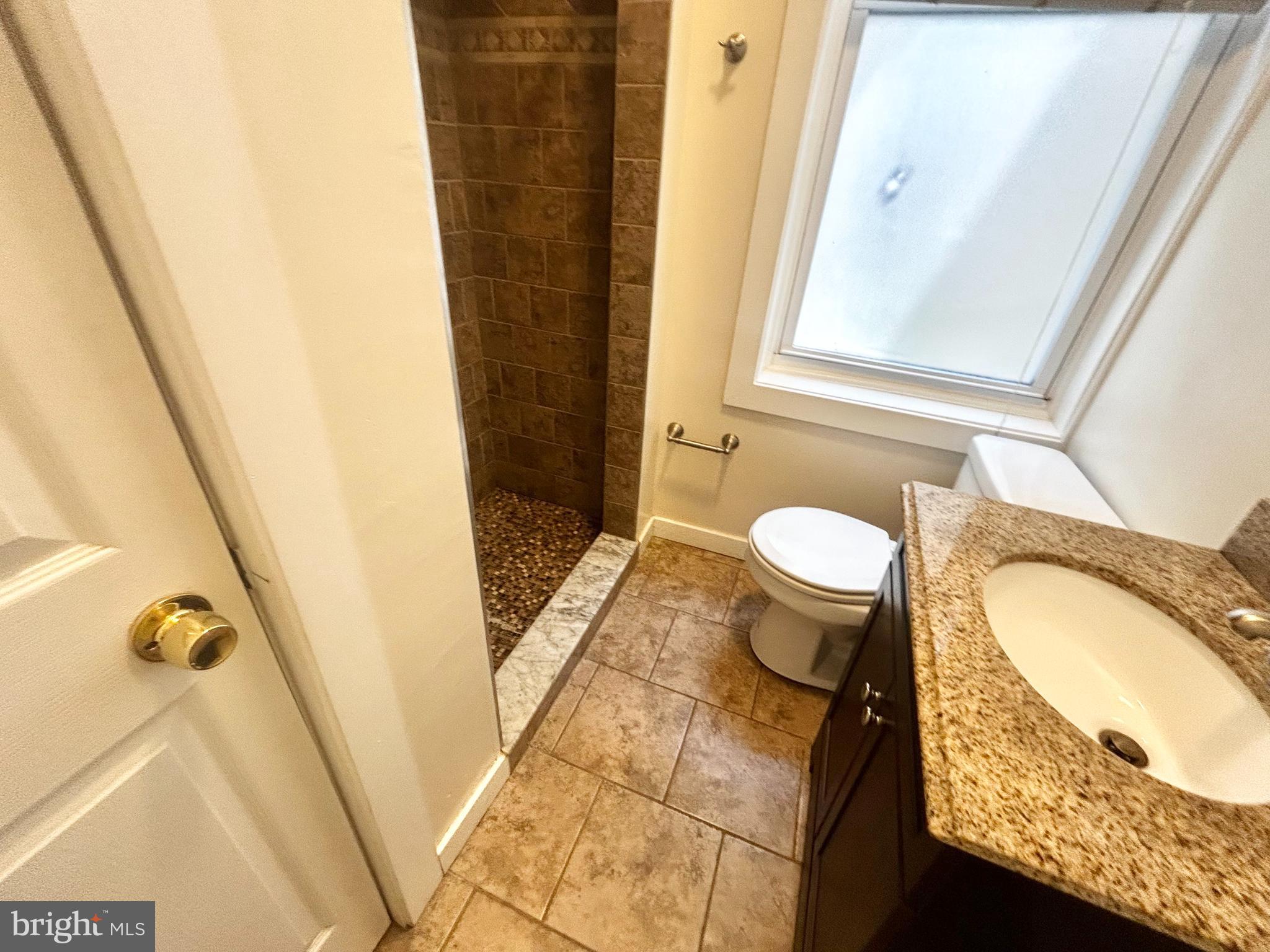 1819 W OXFORD STREET 3