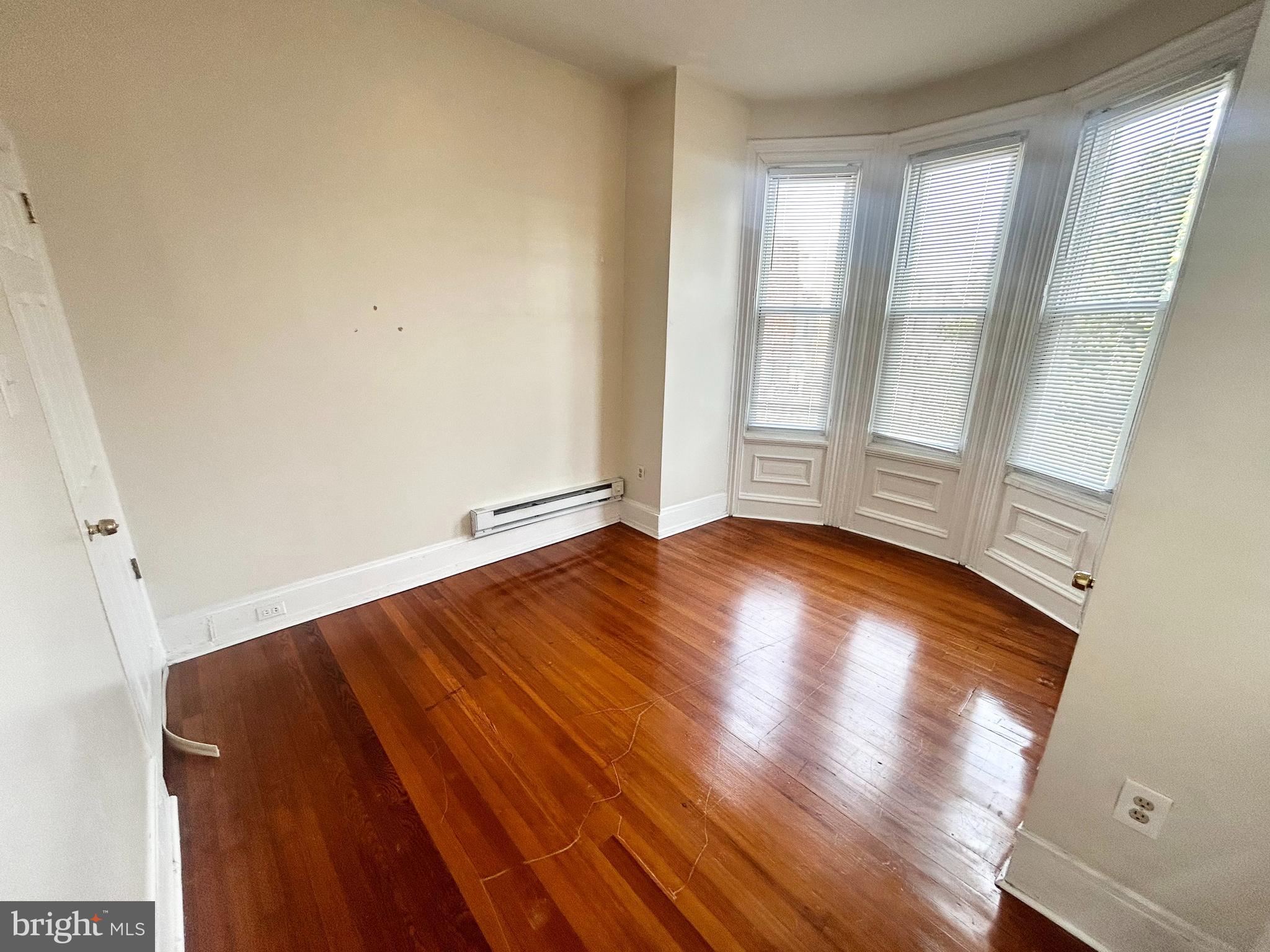 1819 W OXFORD STREET 3