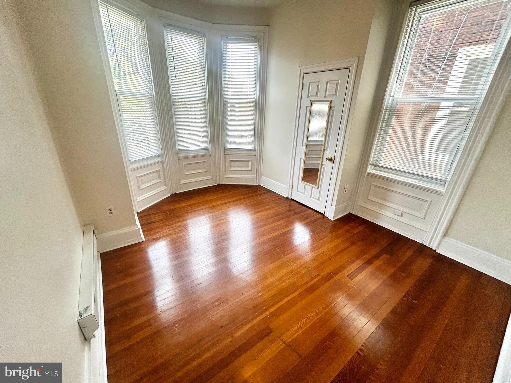 1819 W OXFORD STREET 3