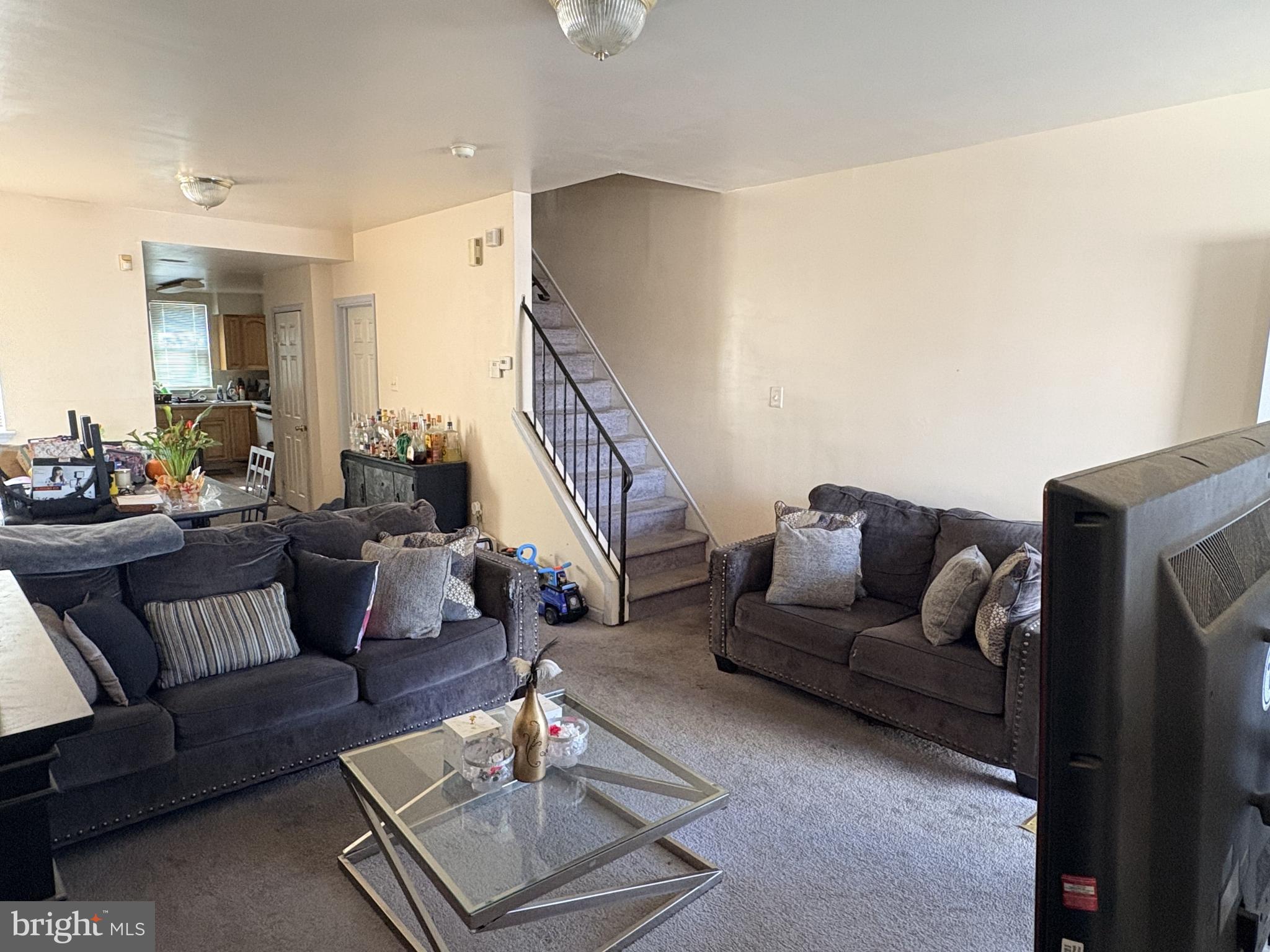 2446 W HUNTINGDON STREET