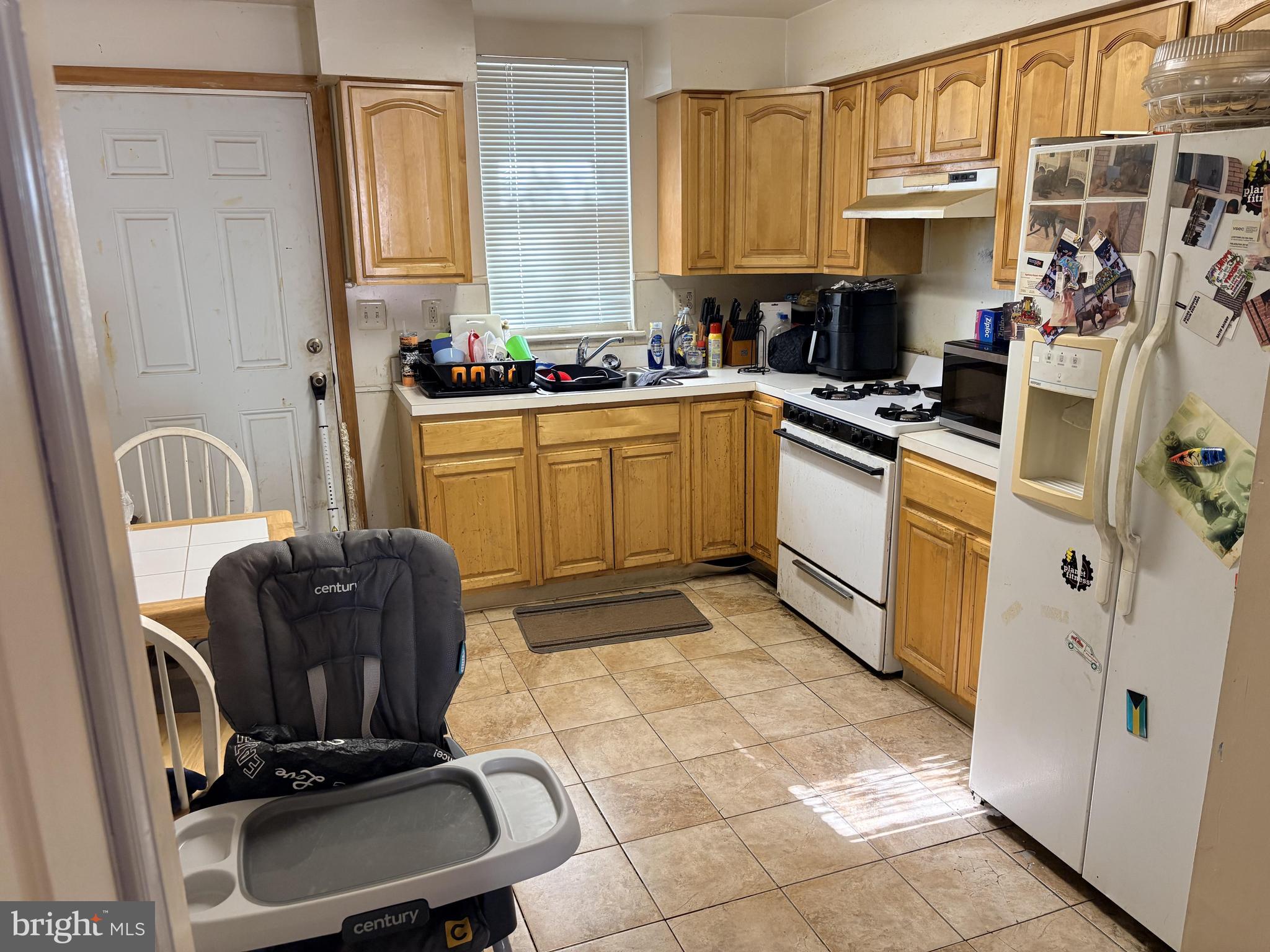 2446 W HUNTINGDON STREET