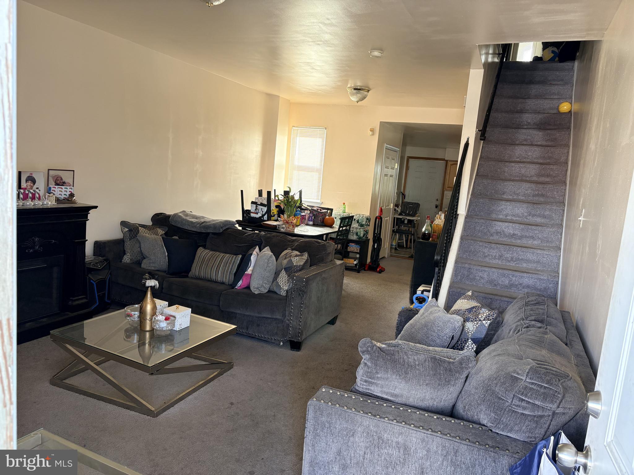 2446 W HUNTINGDON STREET