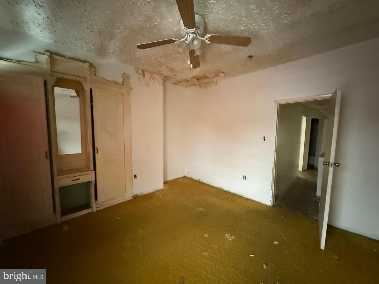 2102 E CLEARFIELD STREET