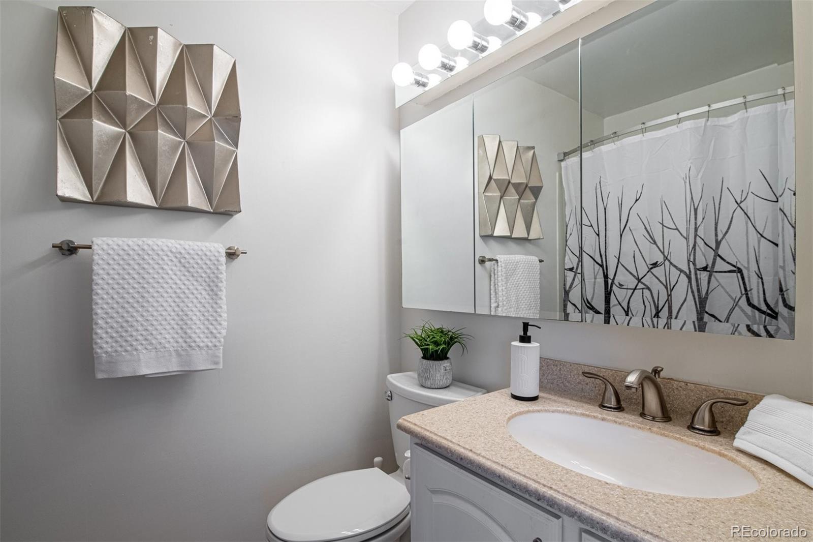 2205 S Holly Street Unit: 8