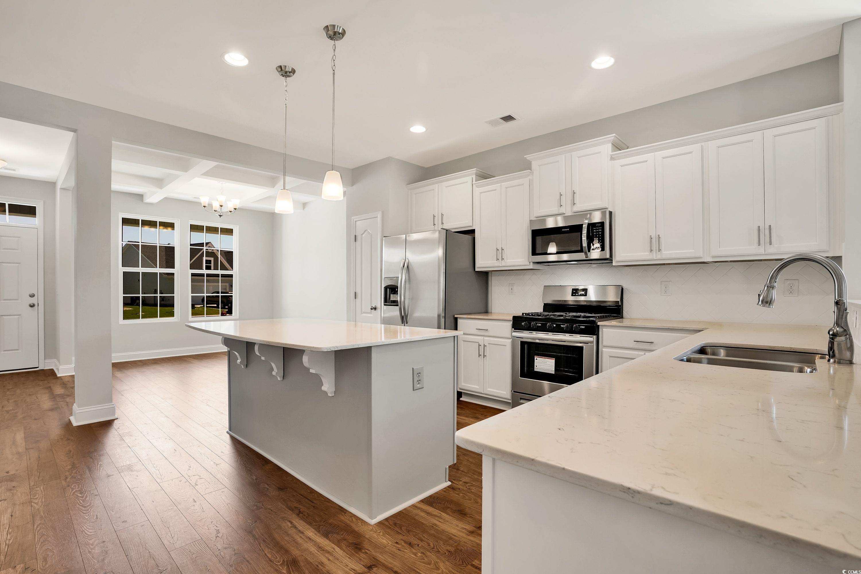 1095 NW Forest Bend Dr.