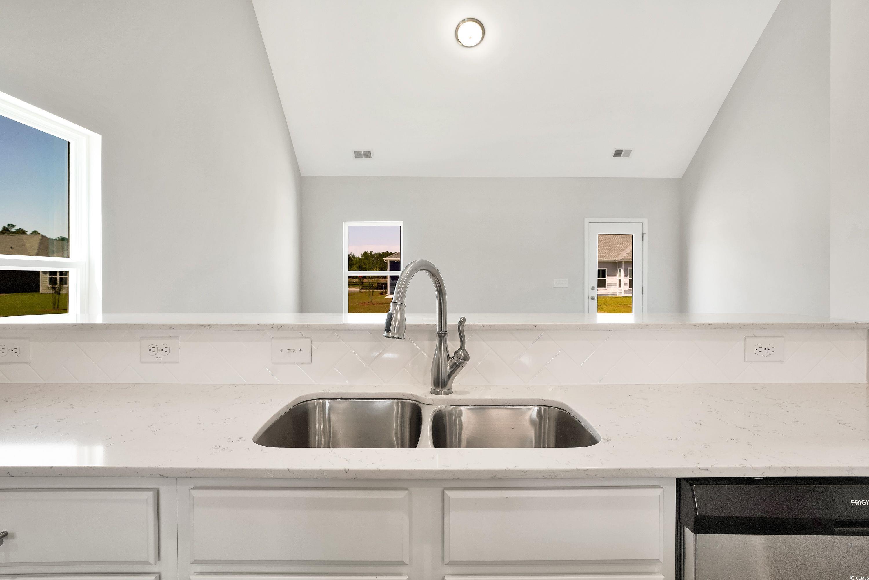 1095 NW Forest Bend Dr.