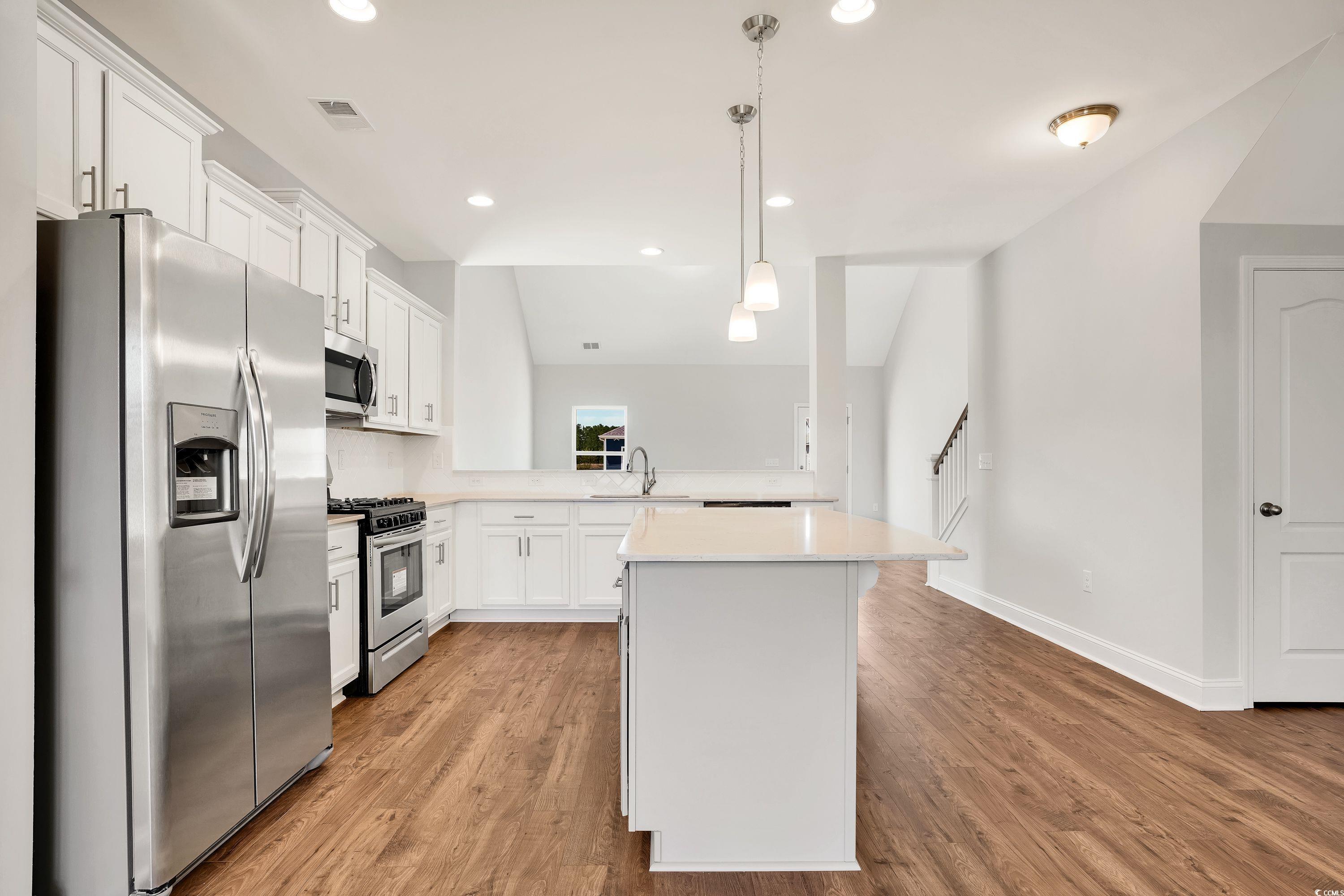 1095 NW Forest Bend Dr.