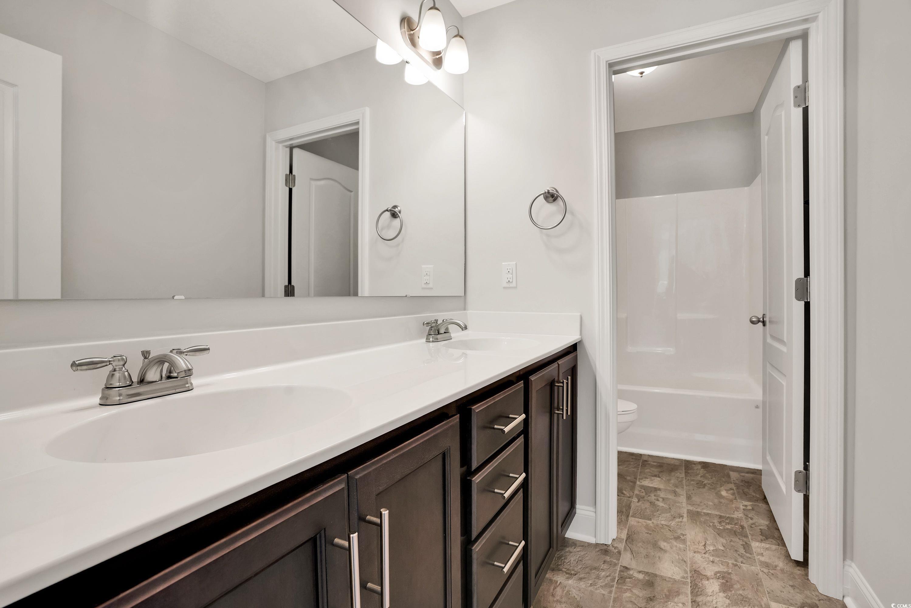 1095 NW Forest Bend Dr.