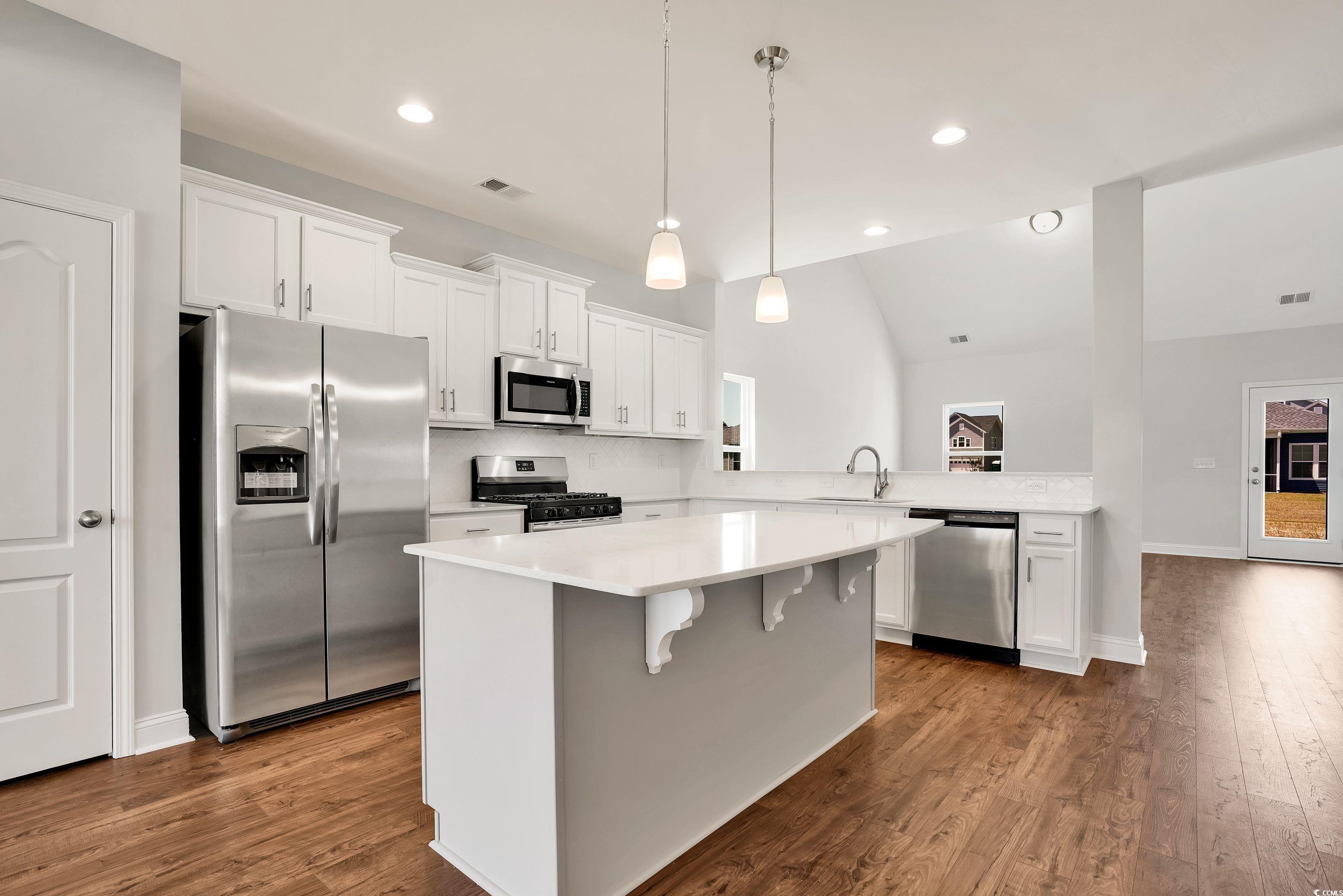 1095 NW Forest Bend Dr.