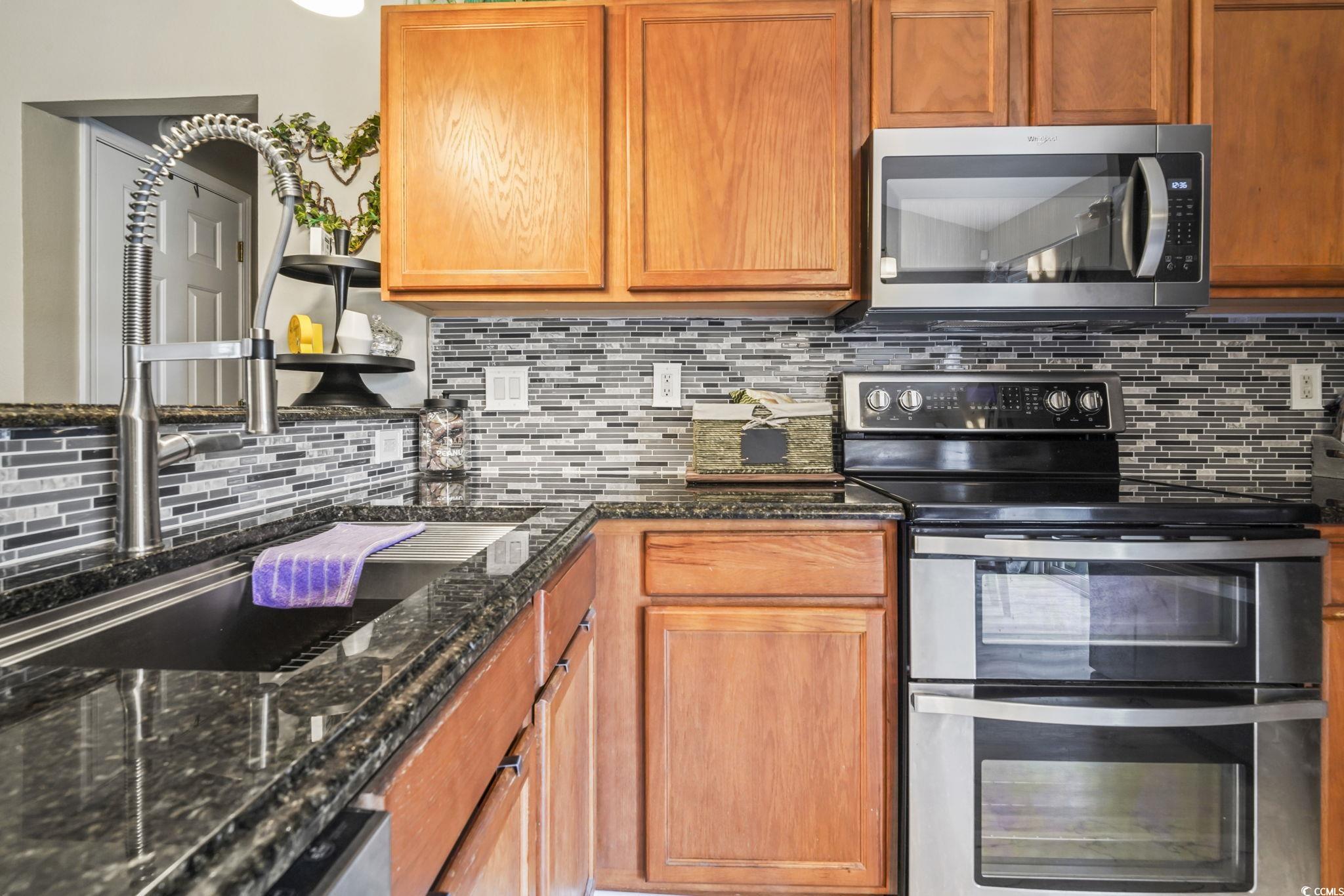 3058 Hollybrooke Dr.