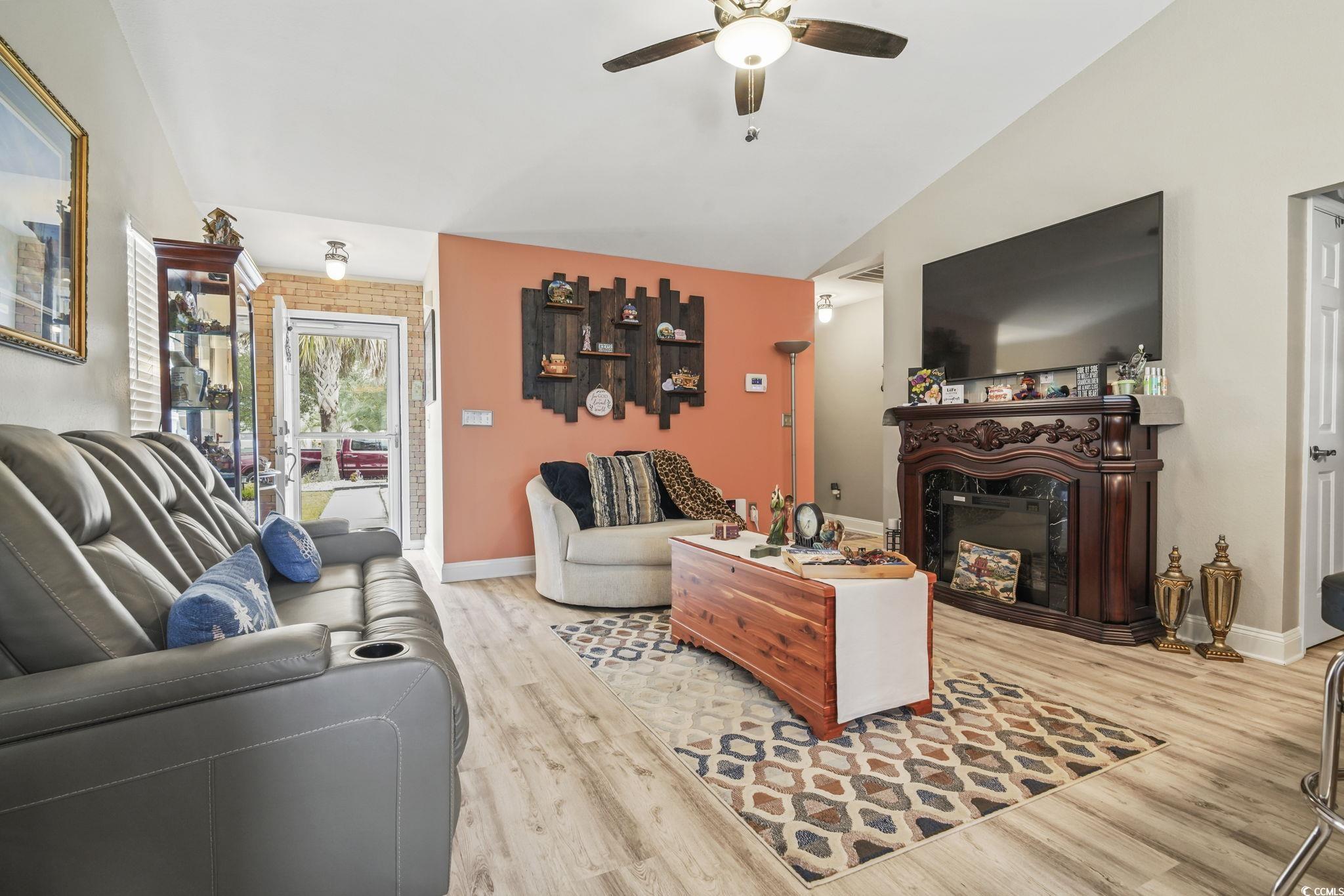 3058 Hollybrooke Dr.