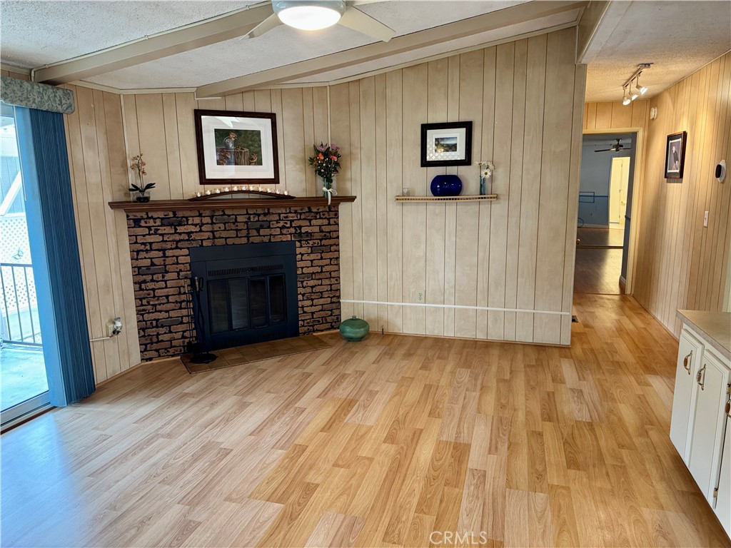 5200 Irvine Blvd 123