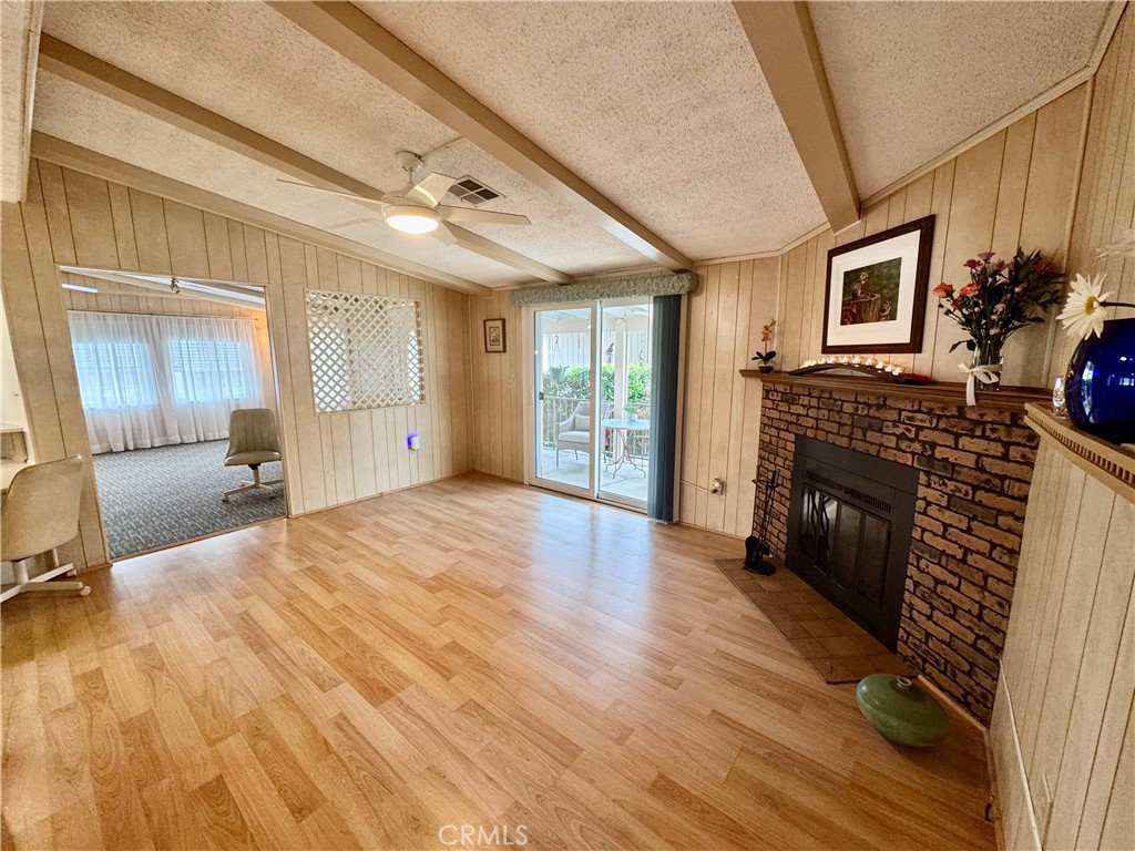 5200 Irvine Blvd 123