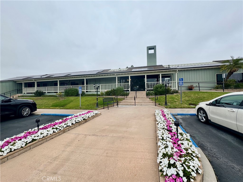 5200 Irvine Blvd 123