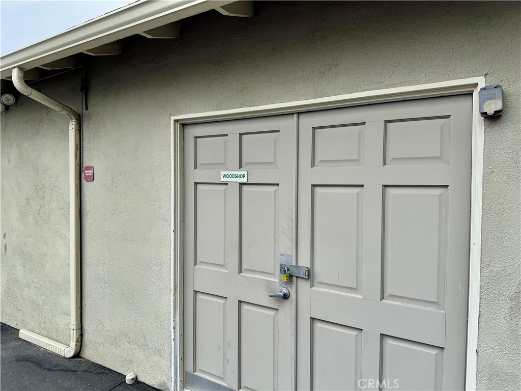 5200 Irvine Blvd 123