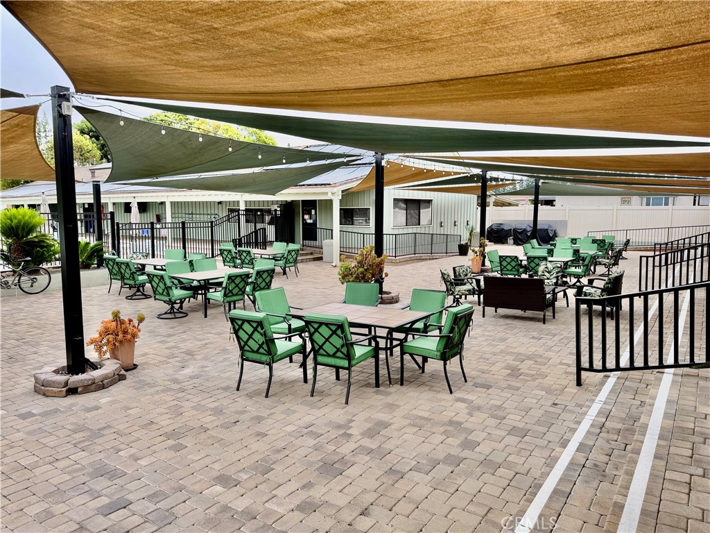 5200 Irvine Blvd 123