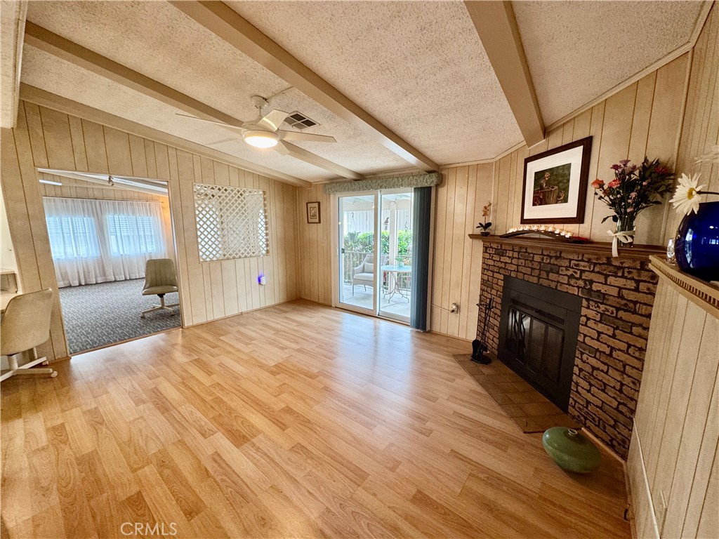 5200 Irvine Blvd 123