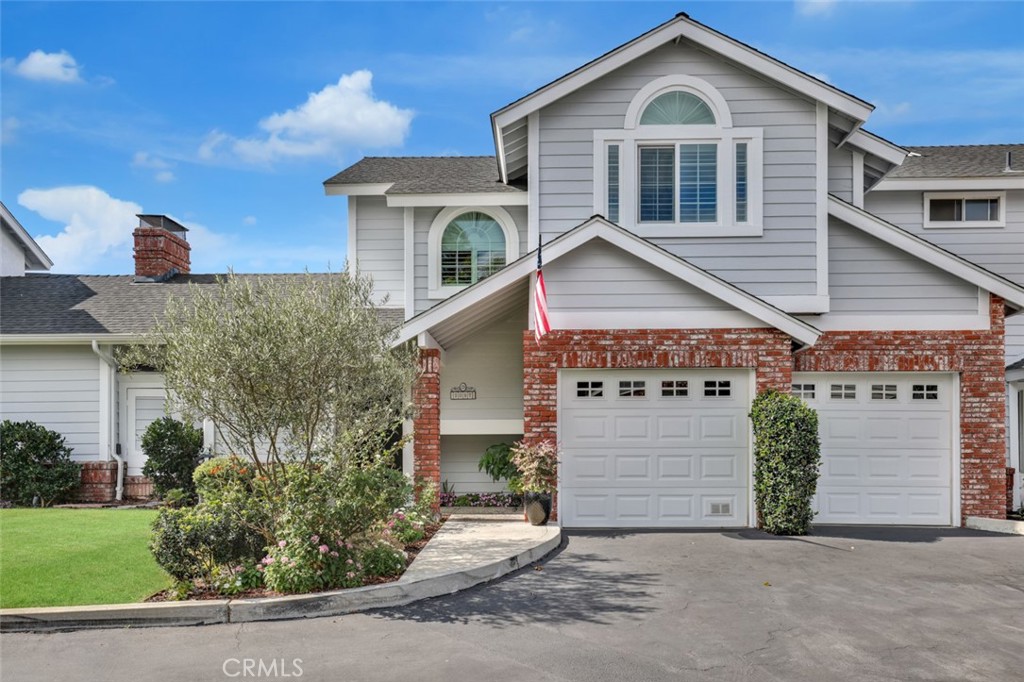 2057 D Tustin ave