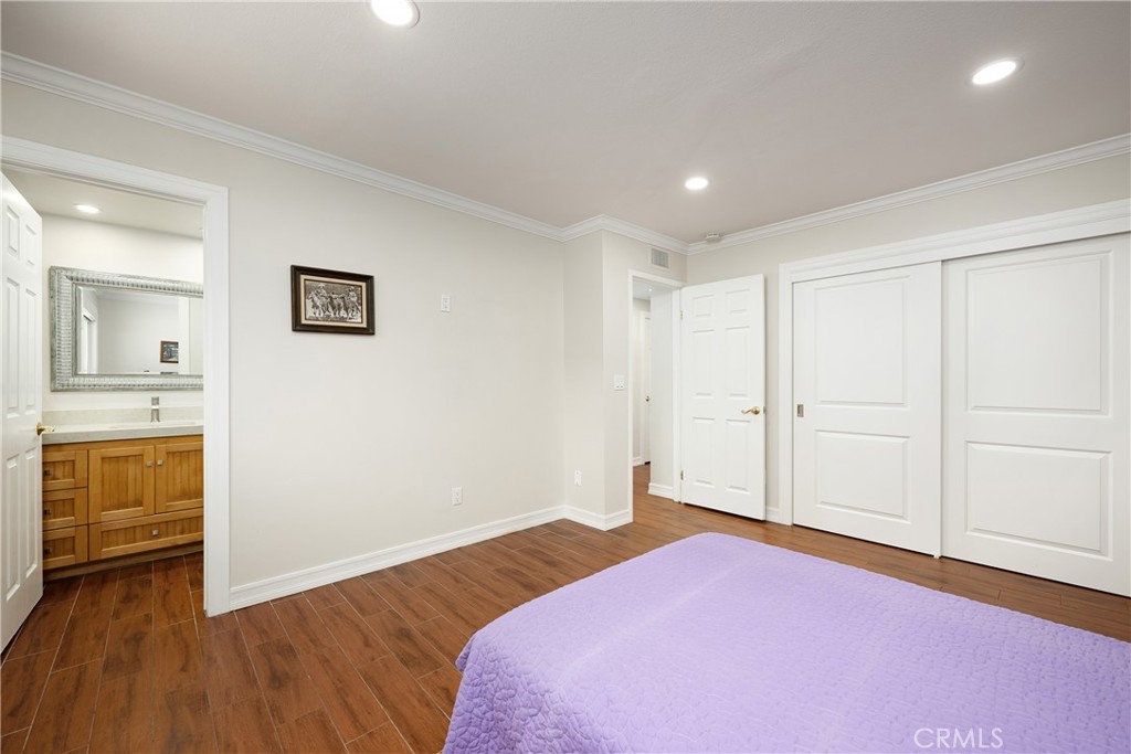 25222 Calle Sombre
