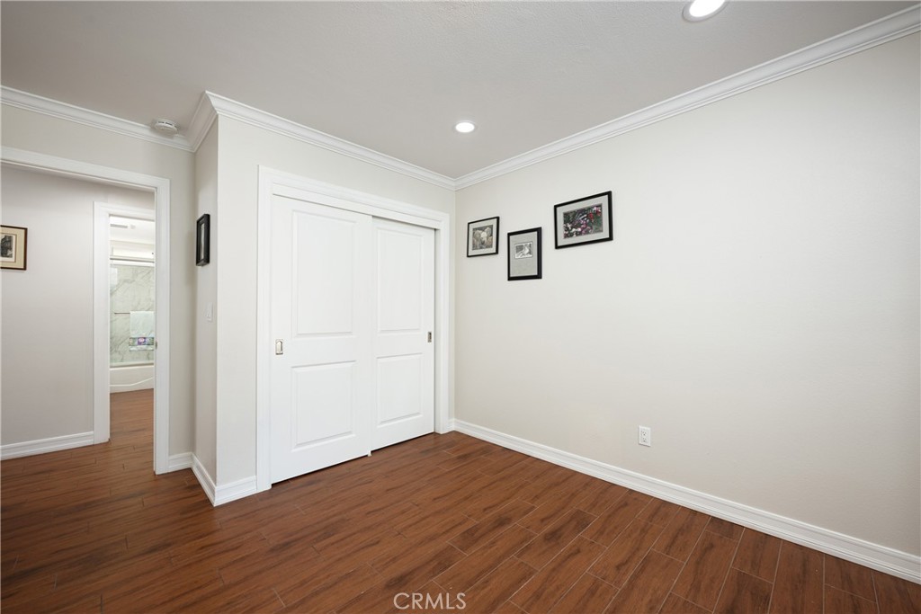 25222 Calle Sombre
