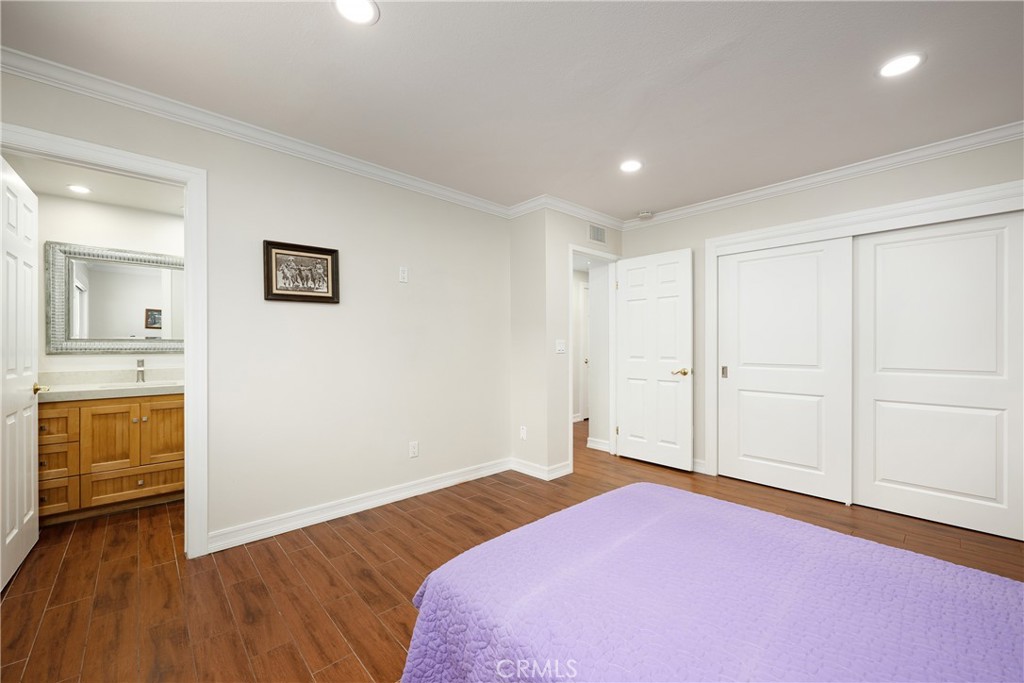 25222 Calle Sombre