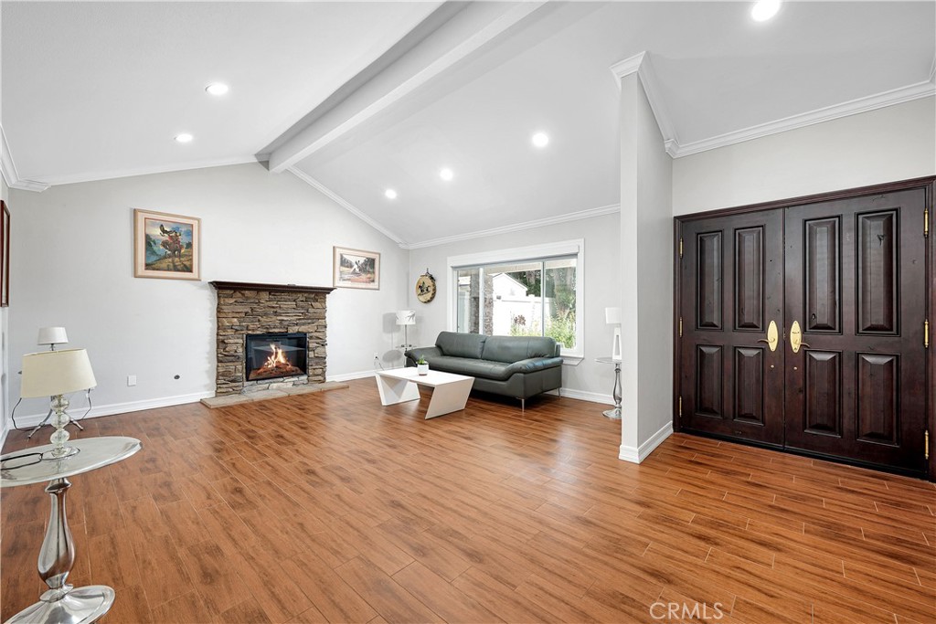 25222 Calle Sombre