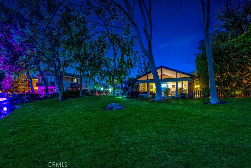 22696 Islamare Lane