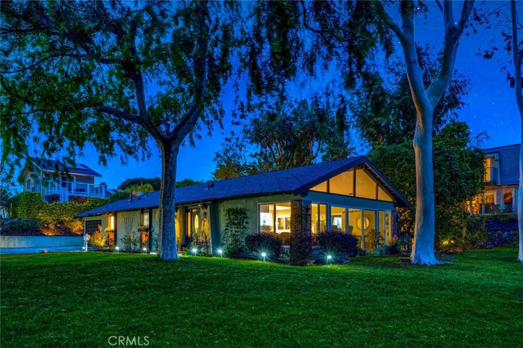 22696 Islamare Lane