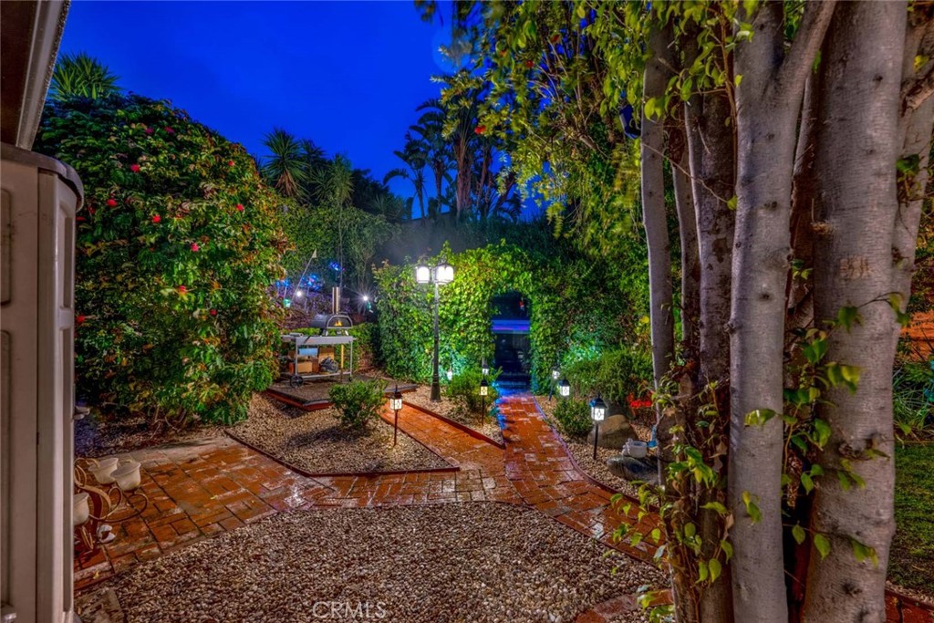22696 Islamare Lane