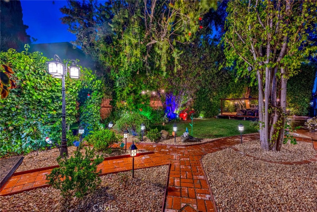22696 Islamare Lane