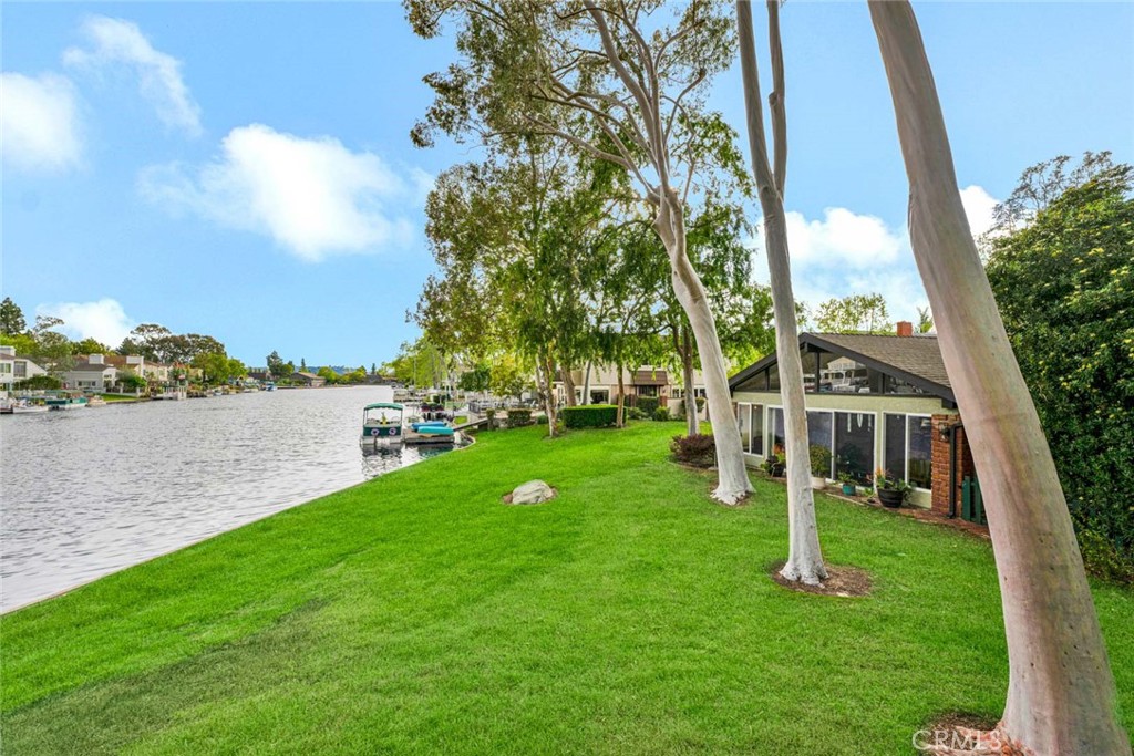 22696 Islamare Lane