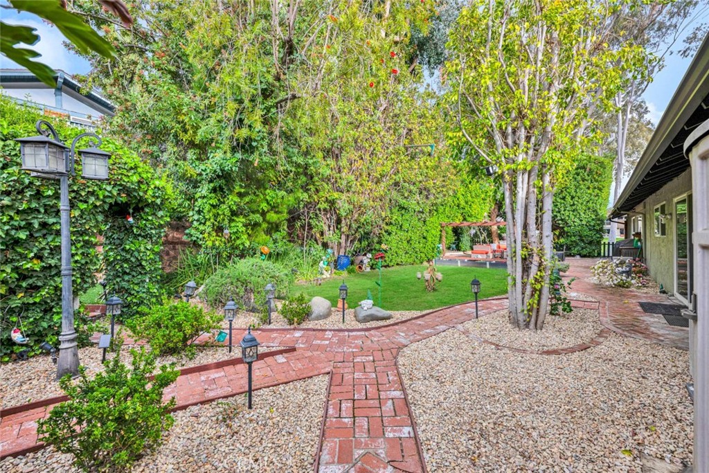 22696 Islamare Lane
