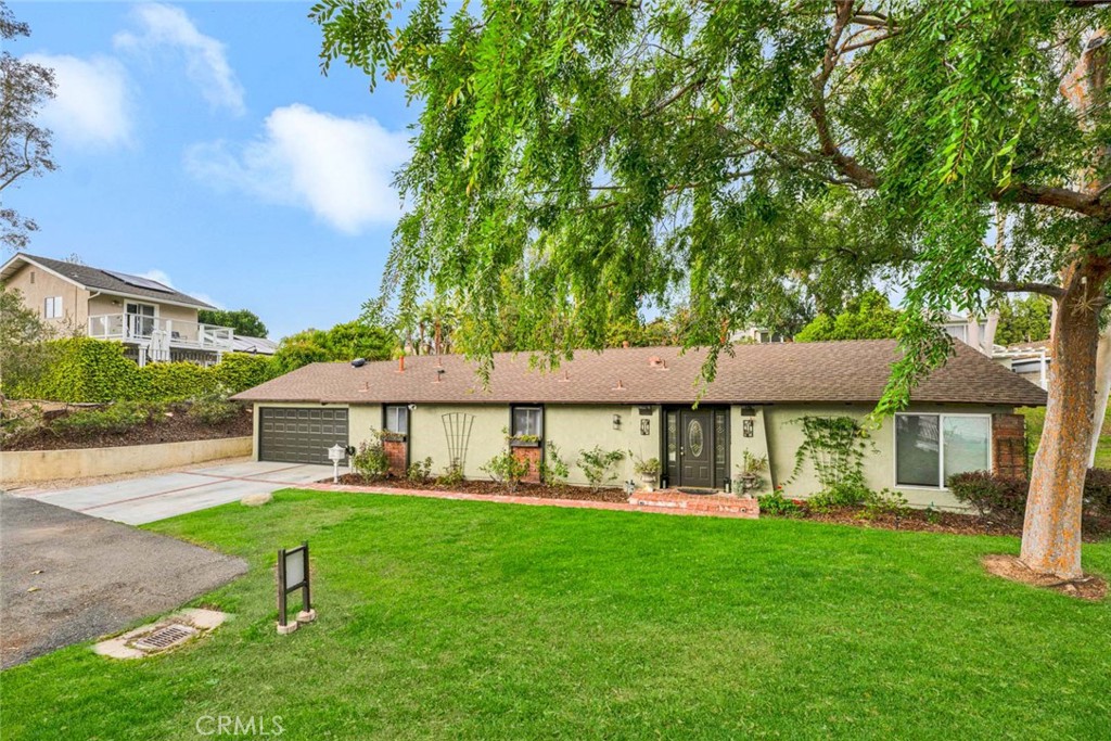 22696 Islamare Lane