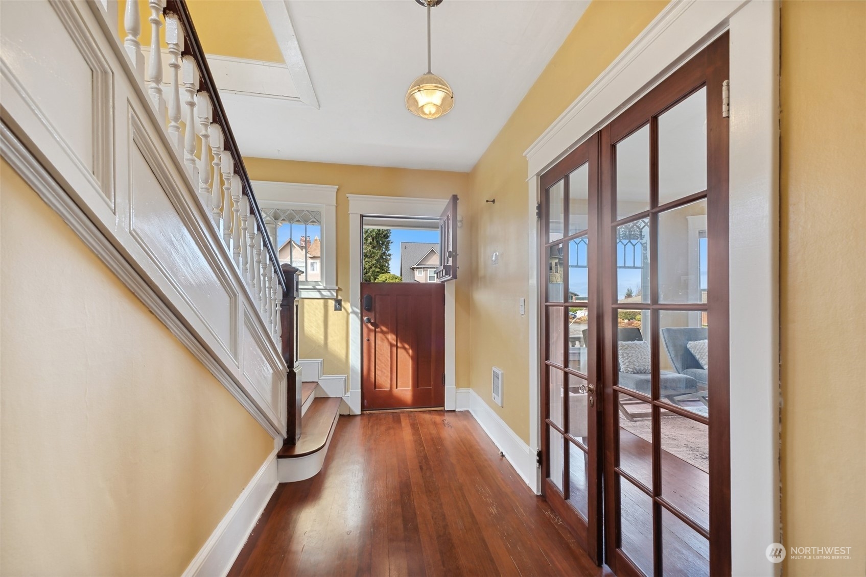 3201 Norton Ave