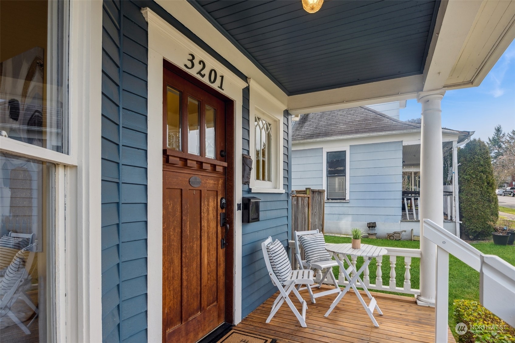 3201 Norton Ave