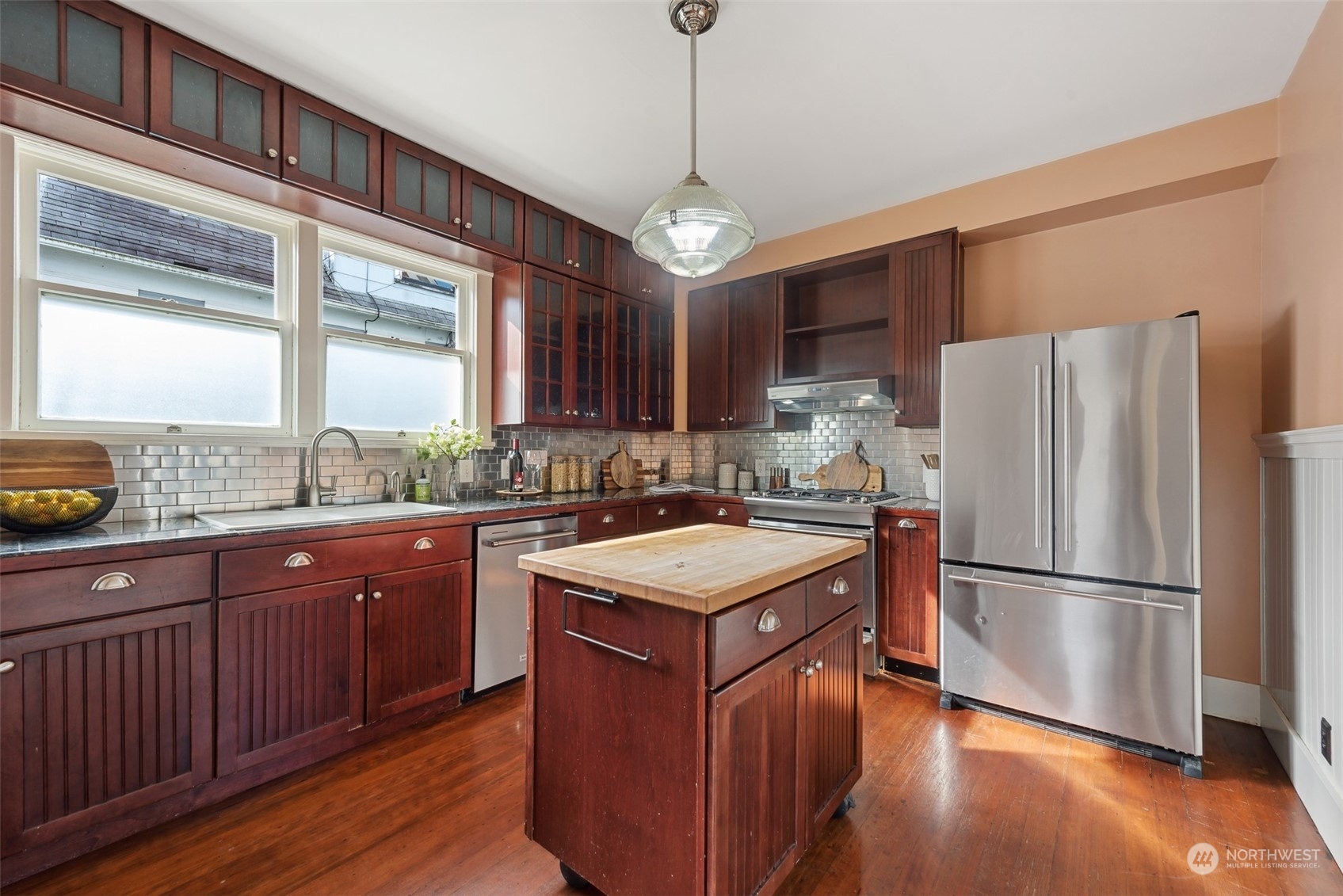 3201 Norton Ave