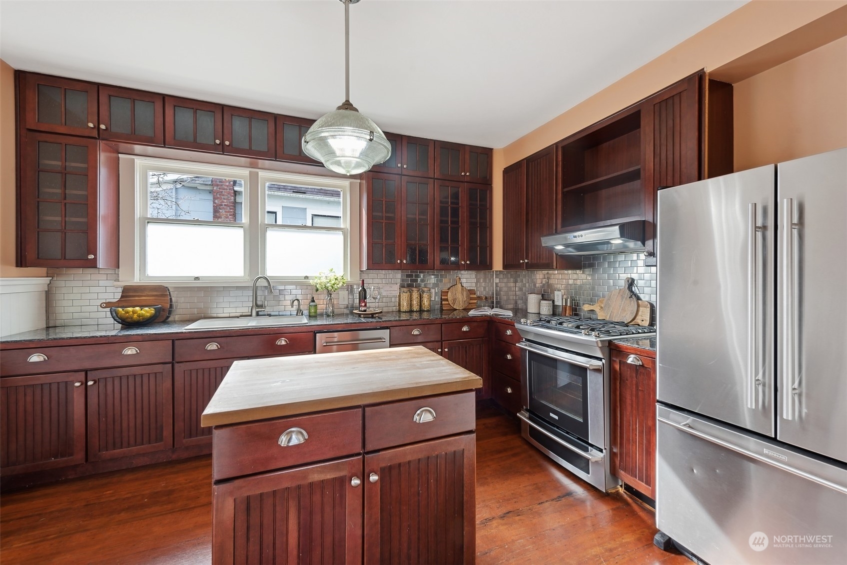 3201 Norton Ave