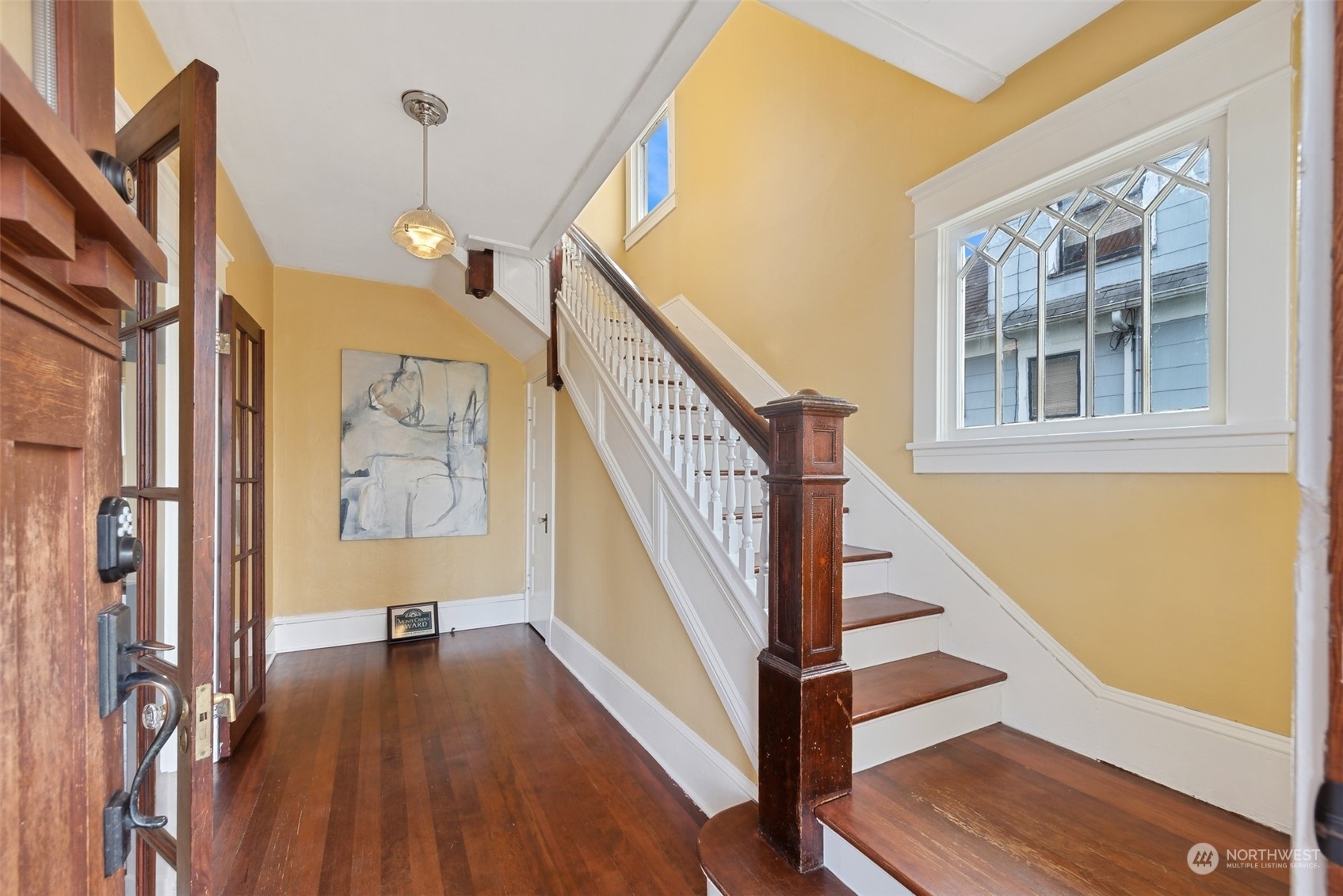 3201 Norton Ave