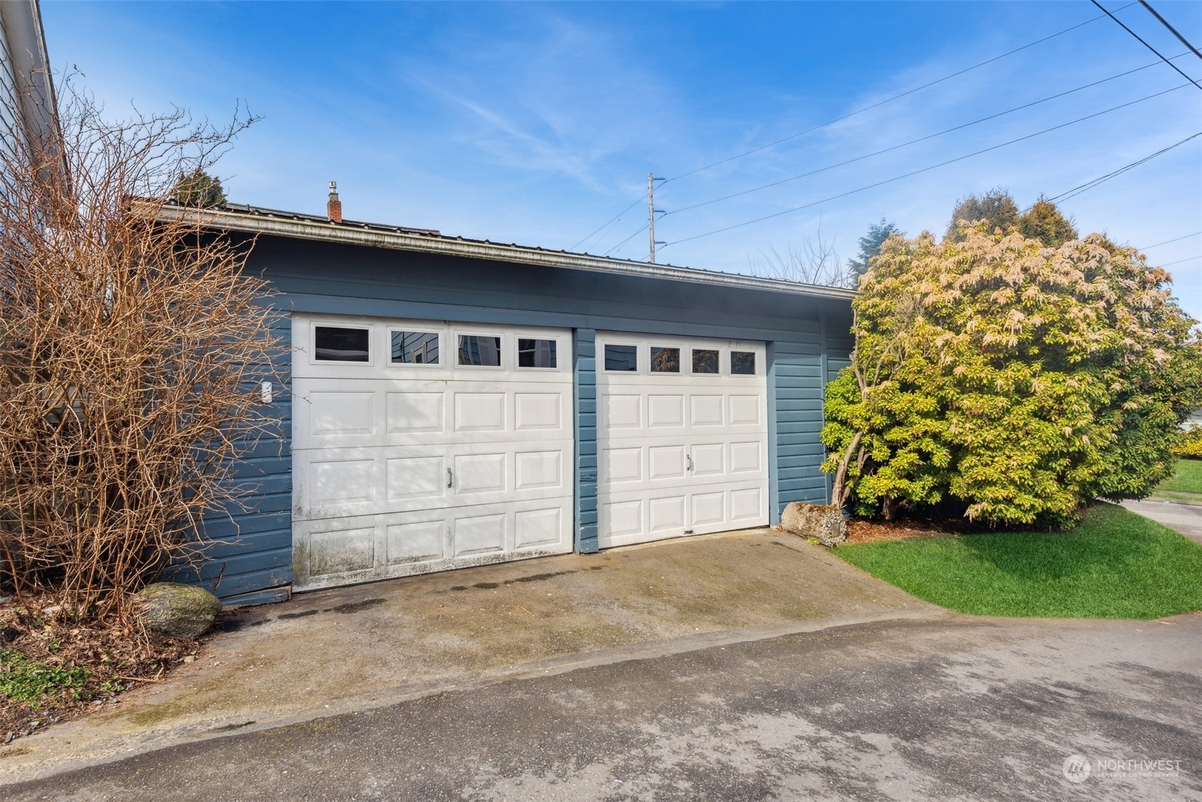 3201 Norton Ave