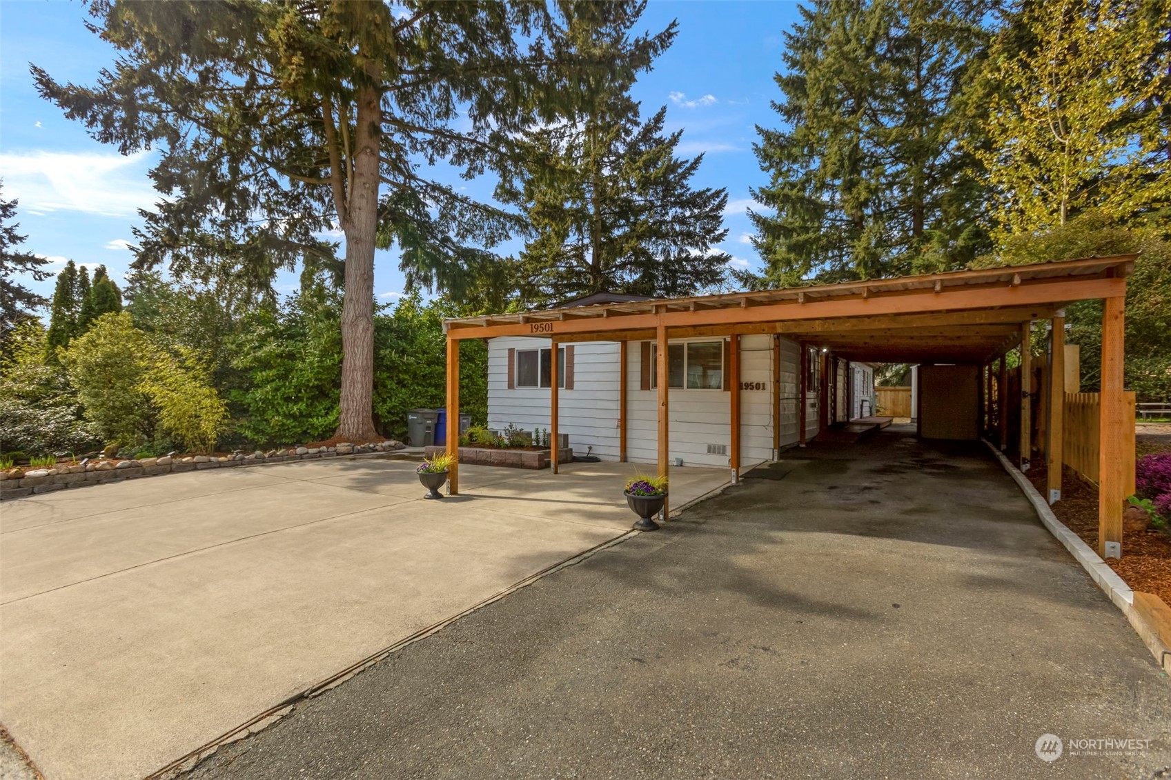 19501 NE Hollyhills Dr , -2524