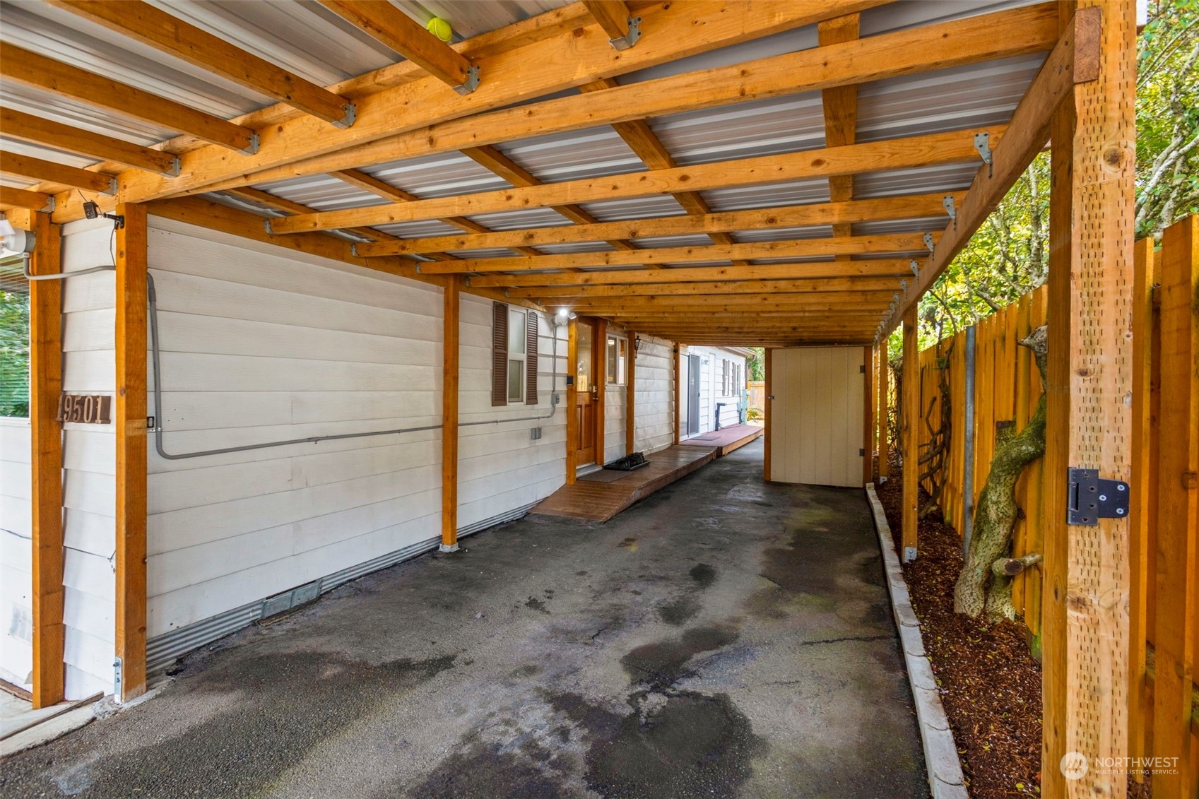 19501 NE Hollyhills Dr , -2524